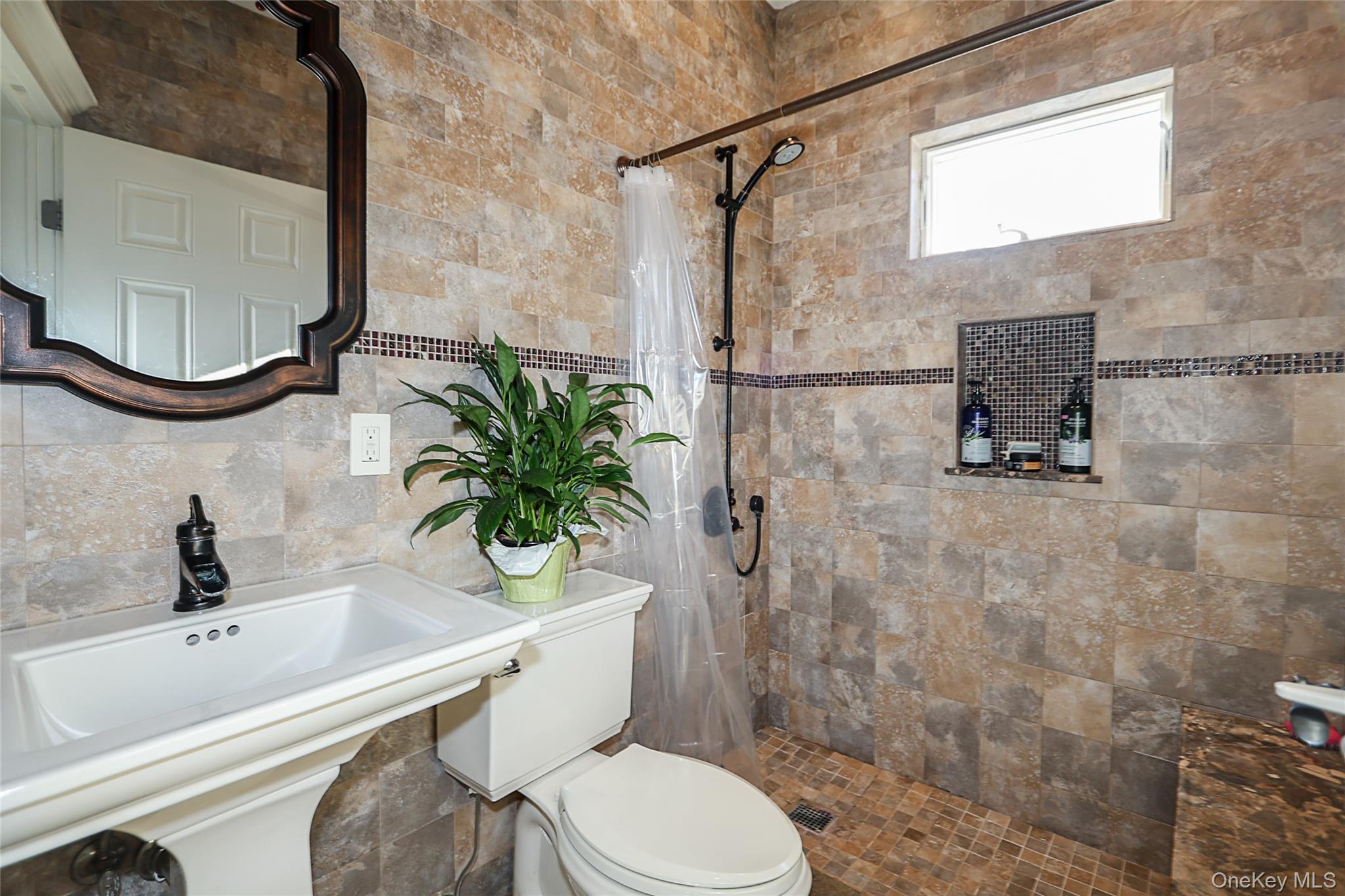 35 Francis Terrace Glen Cove Glen Cove, NY 11542