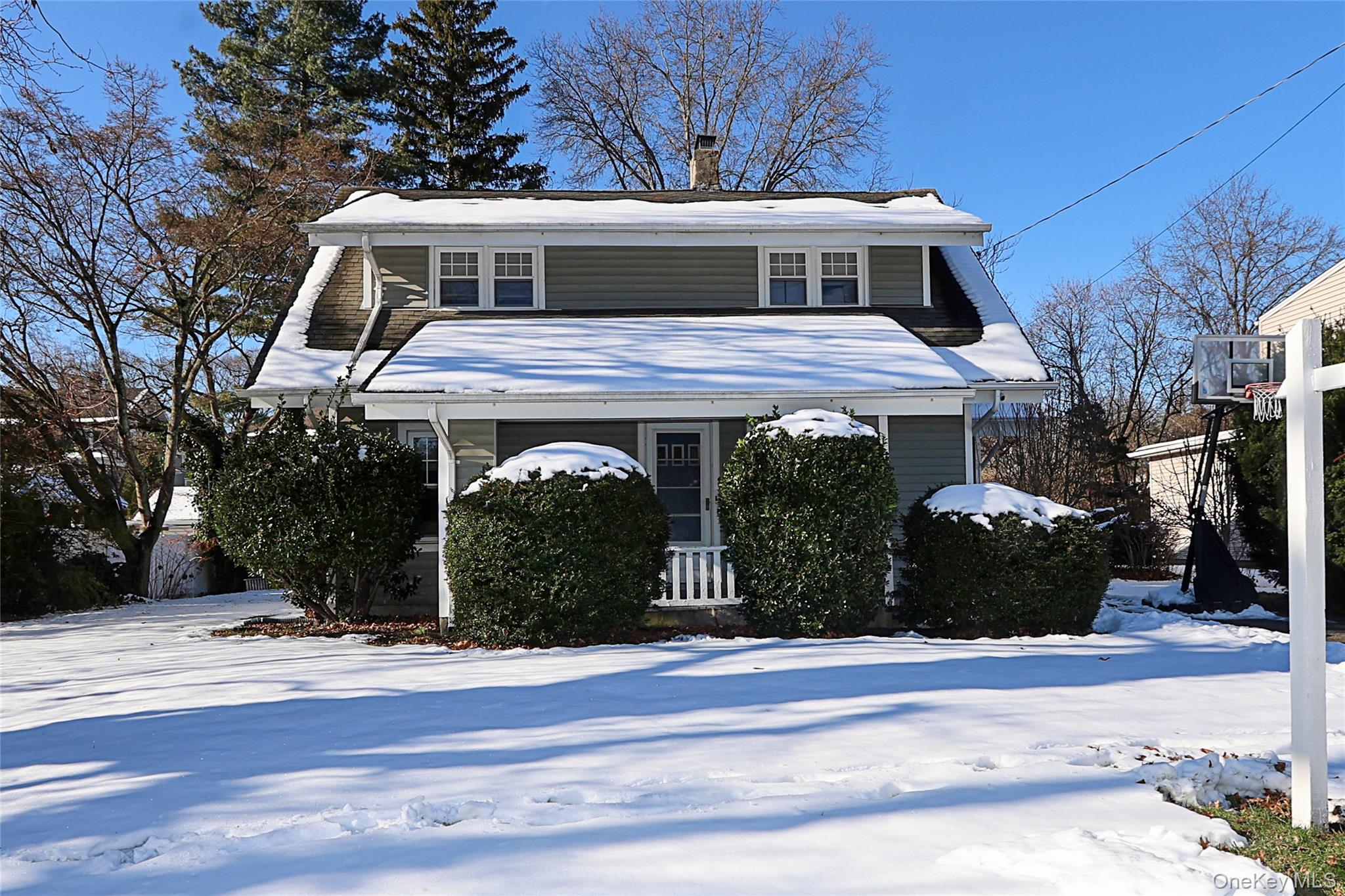 35 Francis Terrace Glen Cove Glen Cove, NY 11542