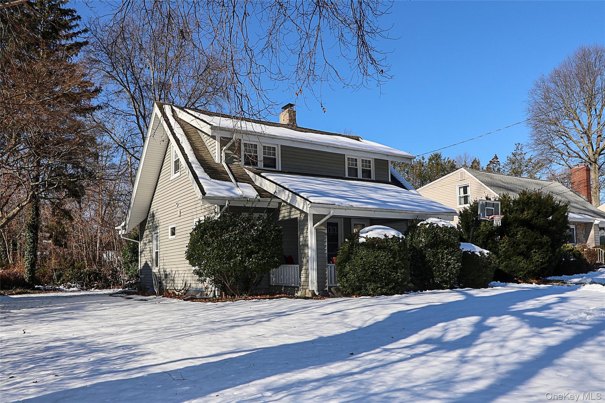 35 Francis Terrace Glen Cove Glen Cove, NY 11542