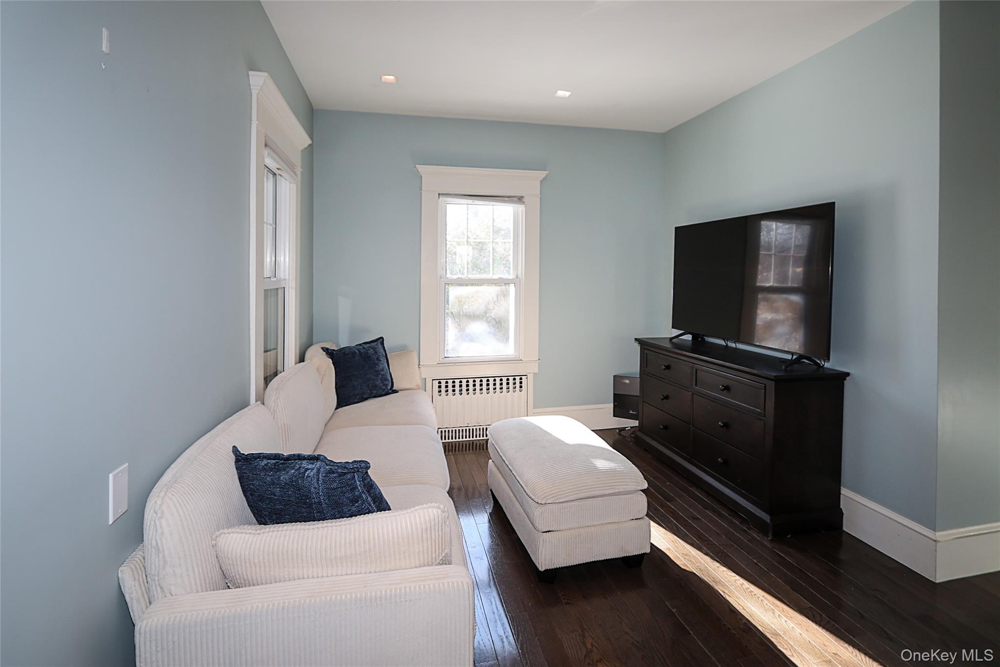 35 Francis Terrace Glen Cove Glen Cove, NY 11542