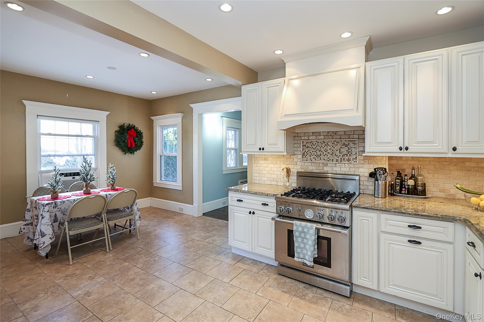 35 Francis Terrace Glen Cove Glen Cove, NY 11542