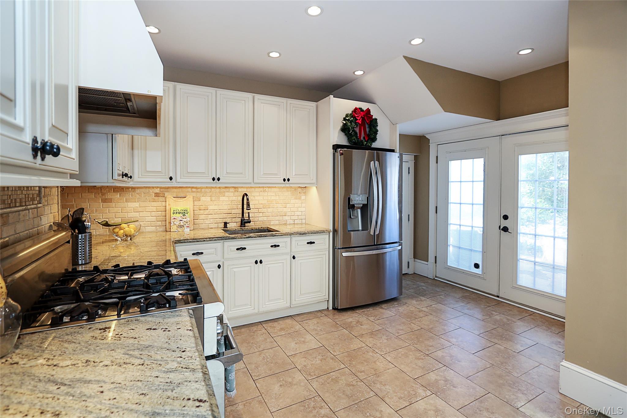 35 Francis Terrace Glen Cove Glen Cove, NY 11542