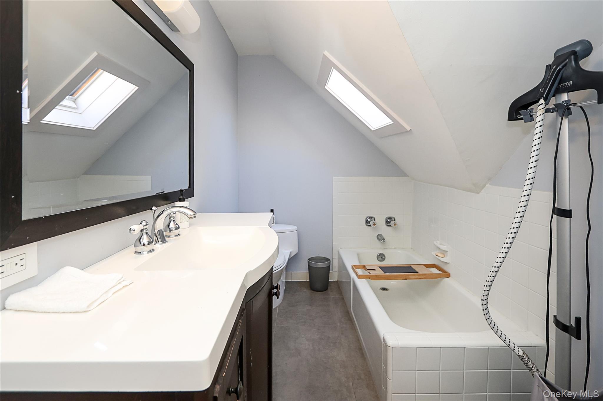 35 Francis Terrace Glen Cove Glen Cove, NY 11542