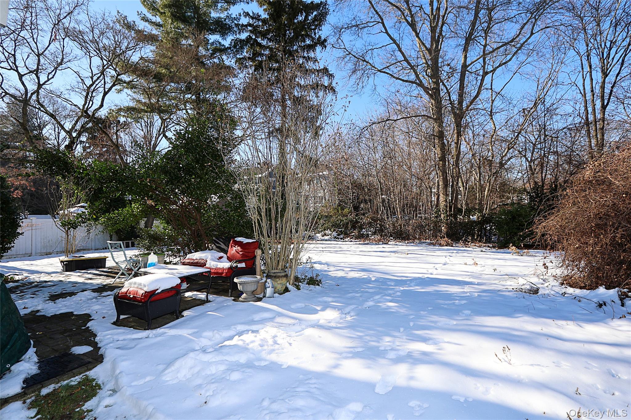 35 Francis Terrace Glen Cove Glen Cove, NY 11542