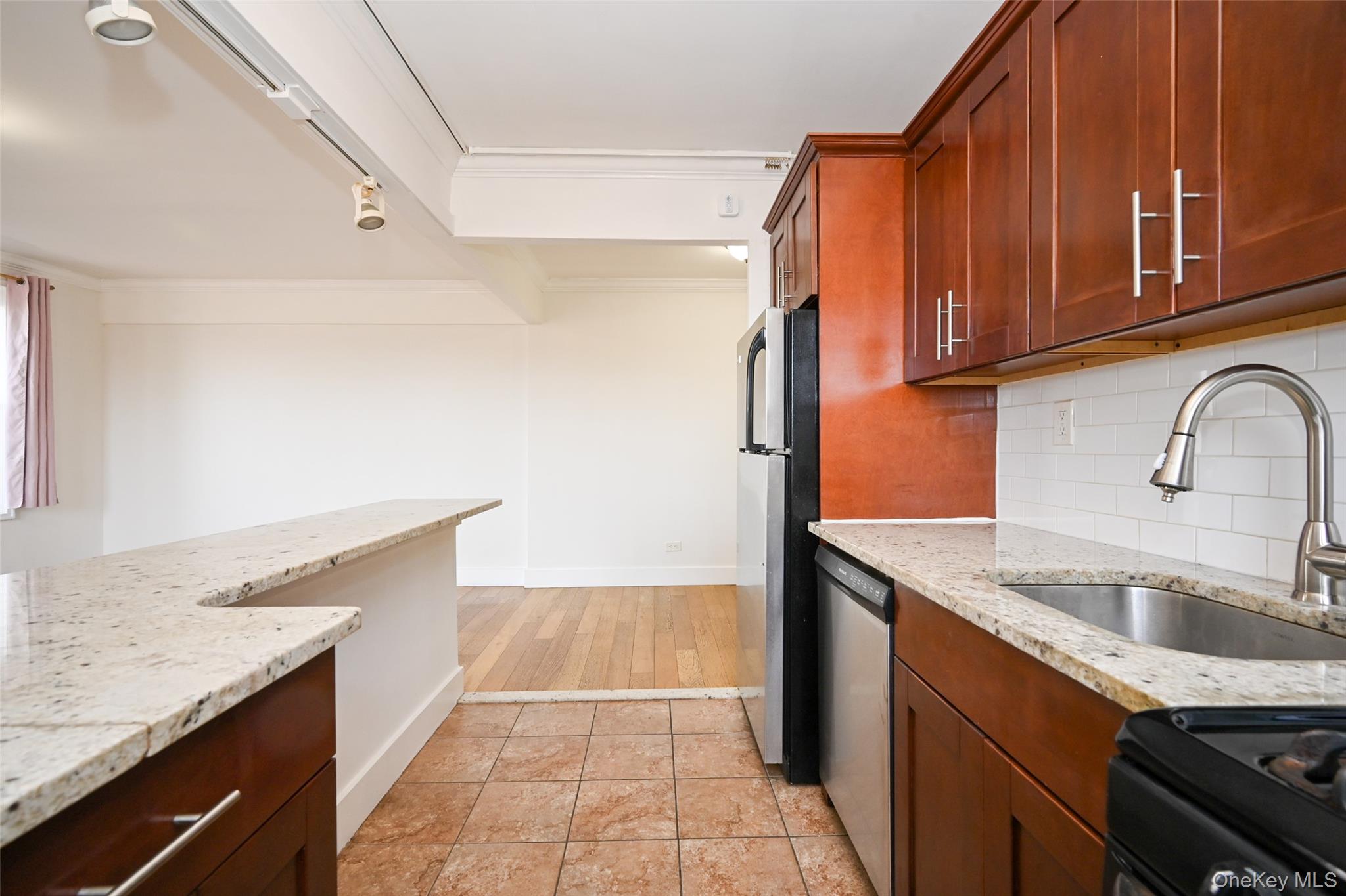 150-40 71 avenue 4-G Flushing Flushing, NY 11367