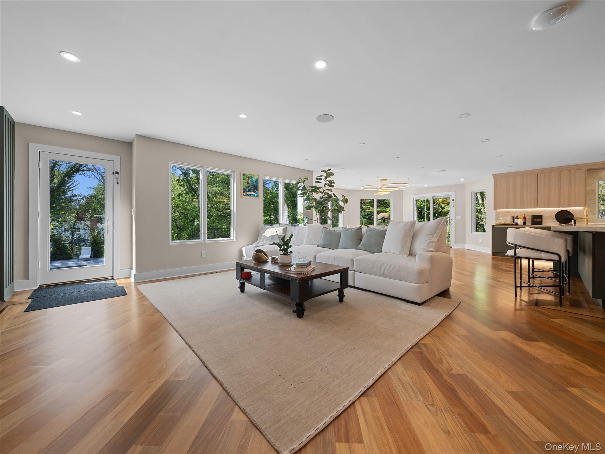 5 N Hills Road East Norwich East Norwich NY 11732