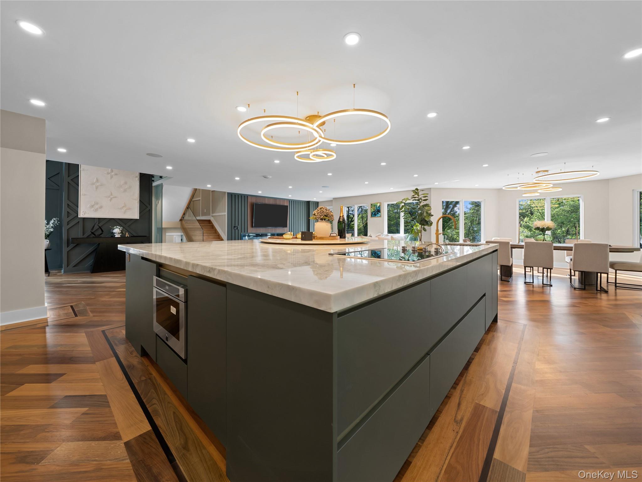 5 N Hills Road East Norwich East Norwich NY 11732