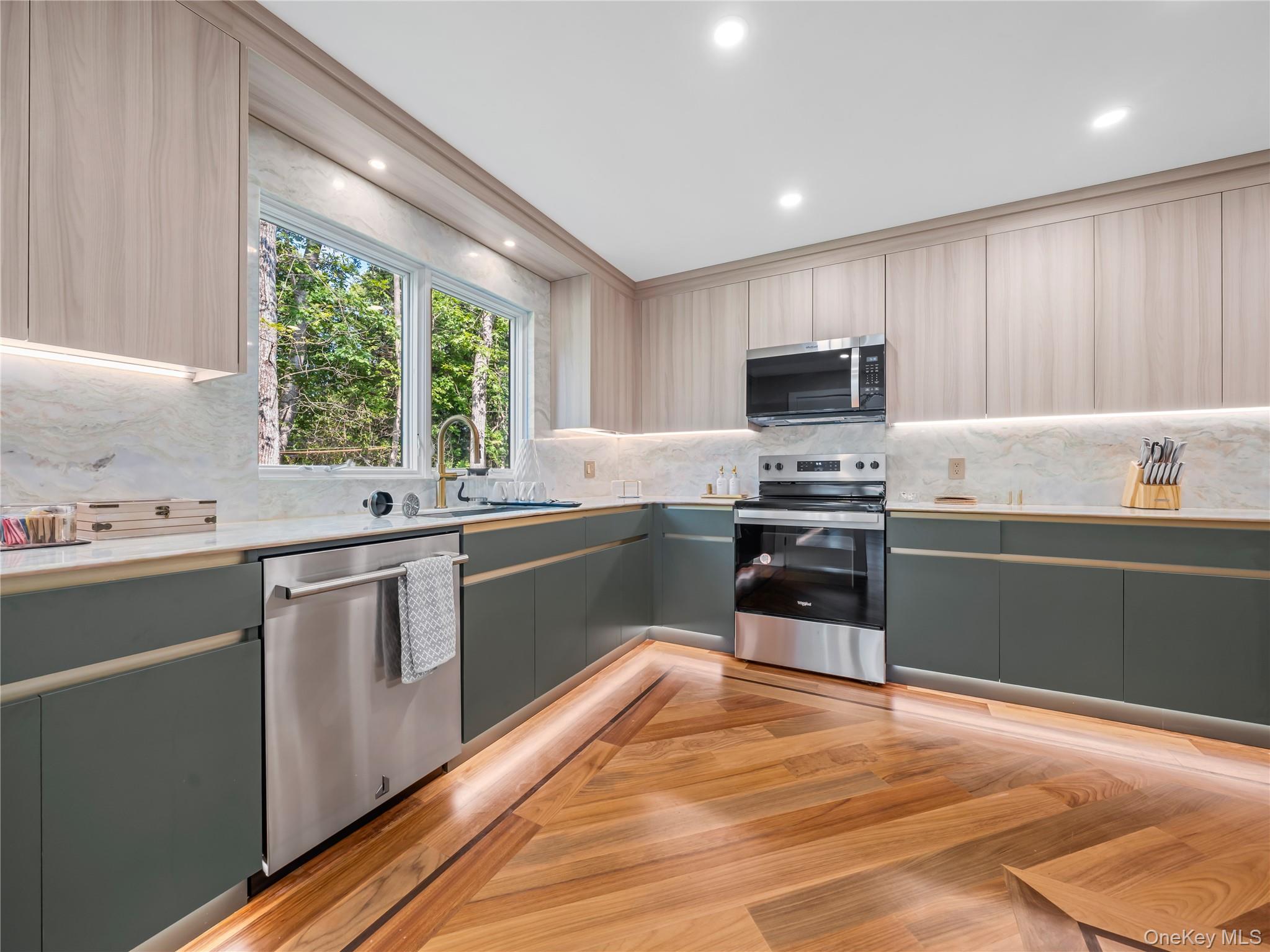 5 N Hills Road East Norwich East Norwich NY 11732