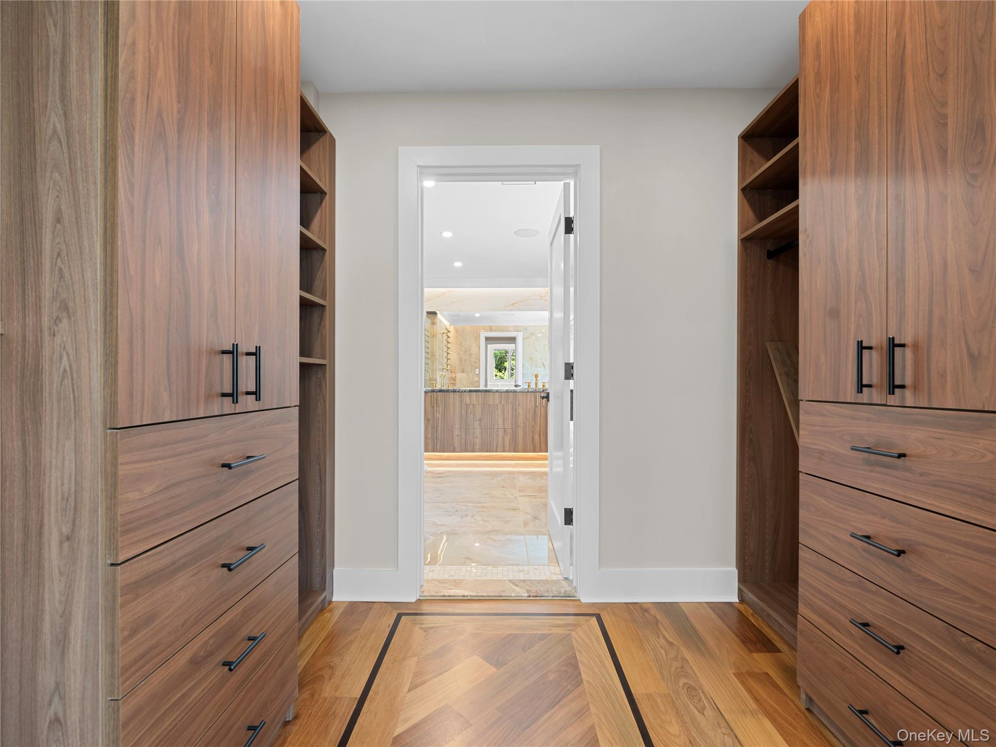 5 N Hills Road East Norwich East Norwich NY 11732