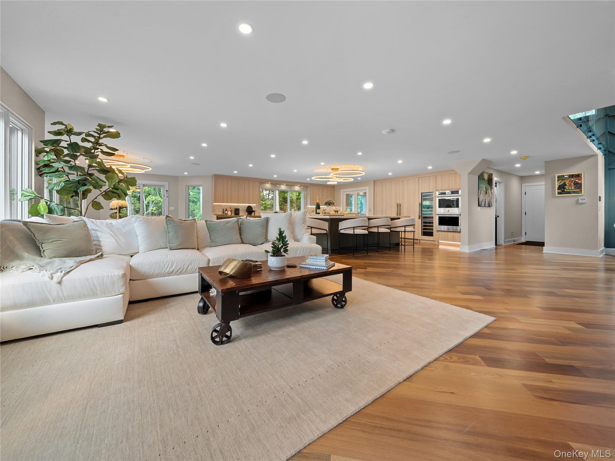 5 N Hills Road East Norwich East Norwich NY 11732