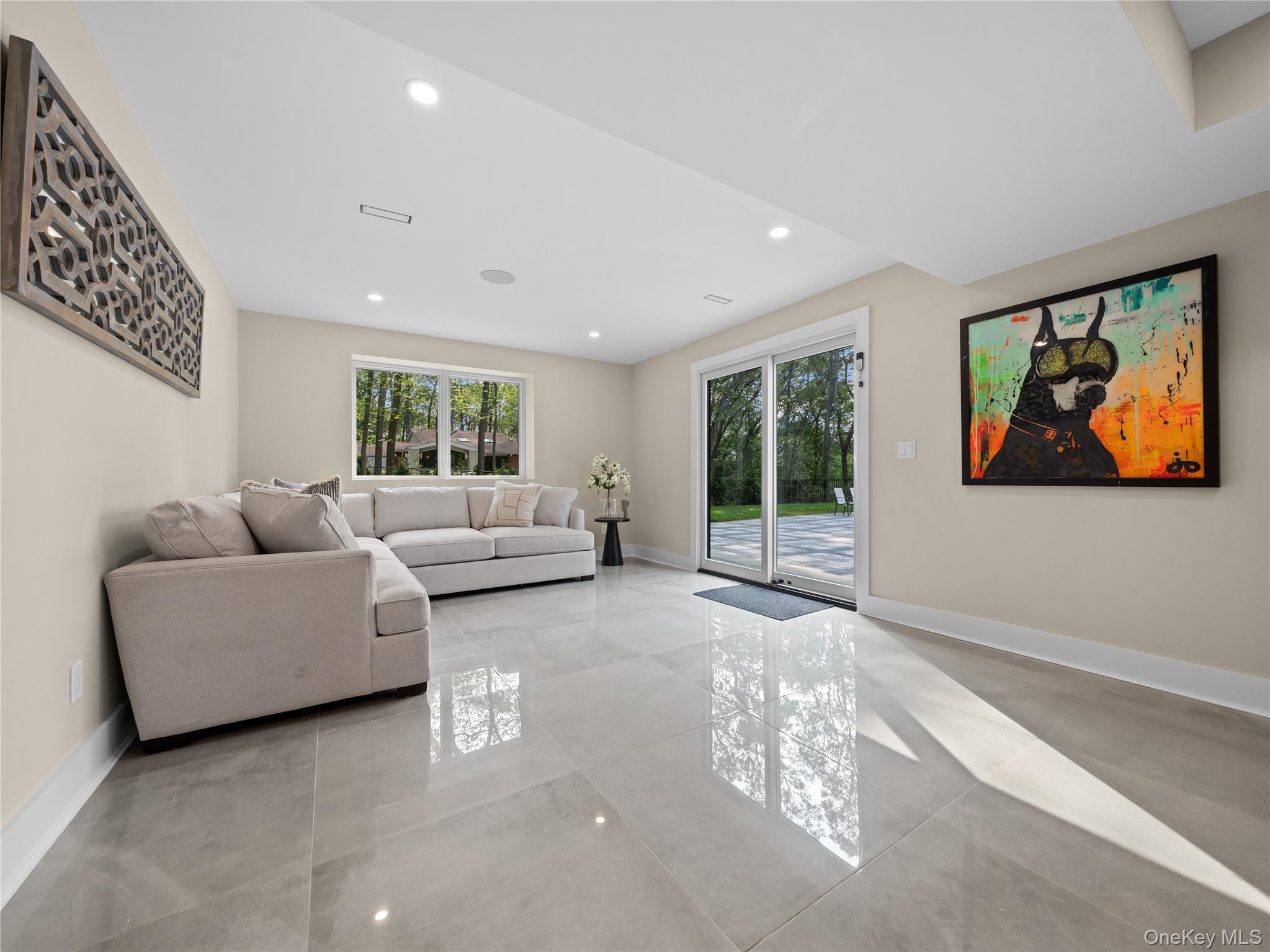 5 N Hills Road East Norwich East Norwich NY 11732