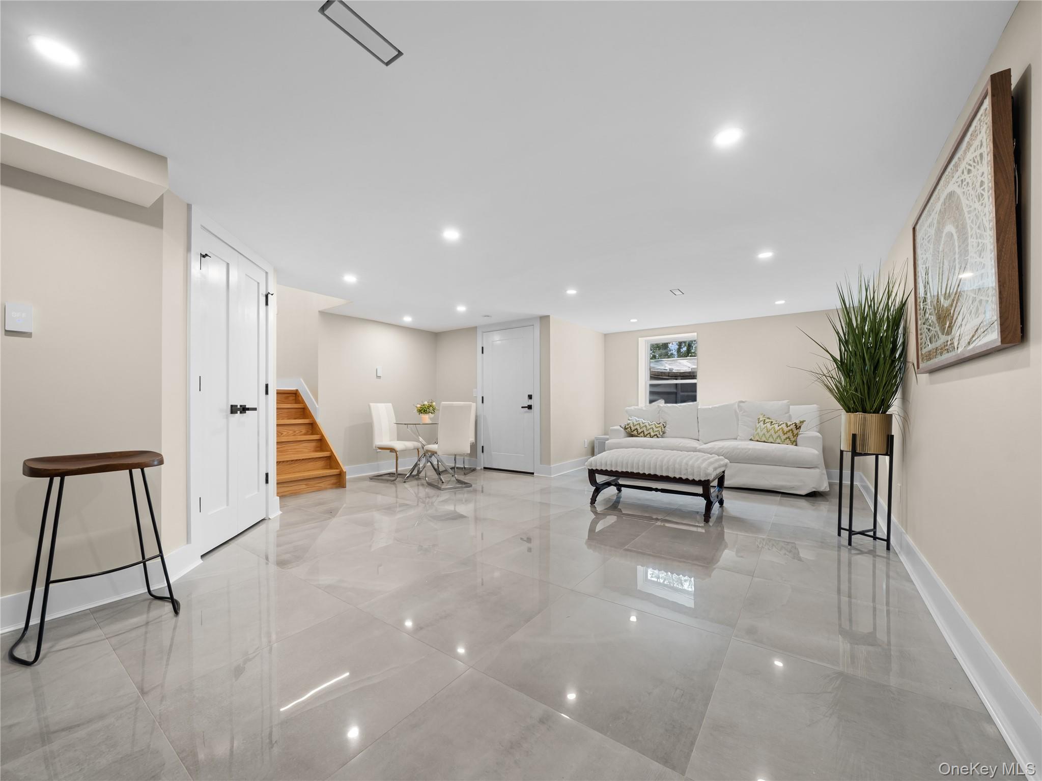 5 N Hills Road East Norwich East Norwich NY 11732