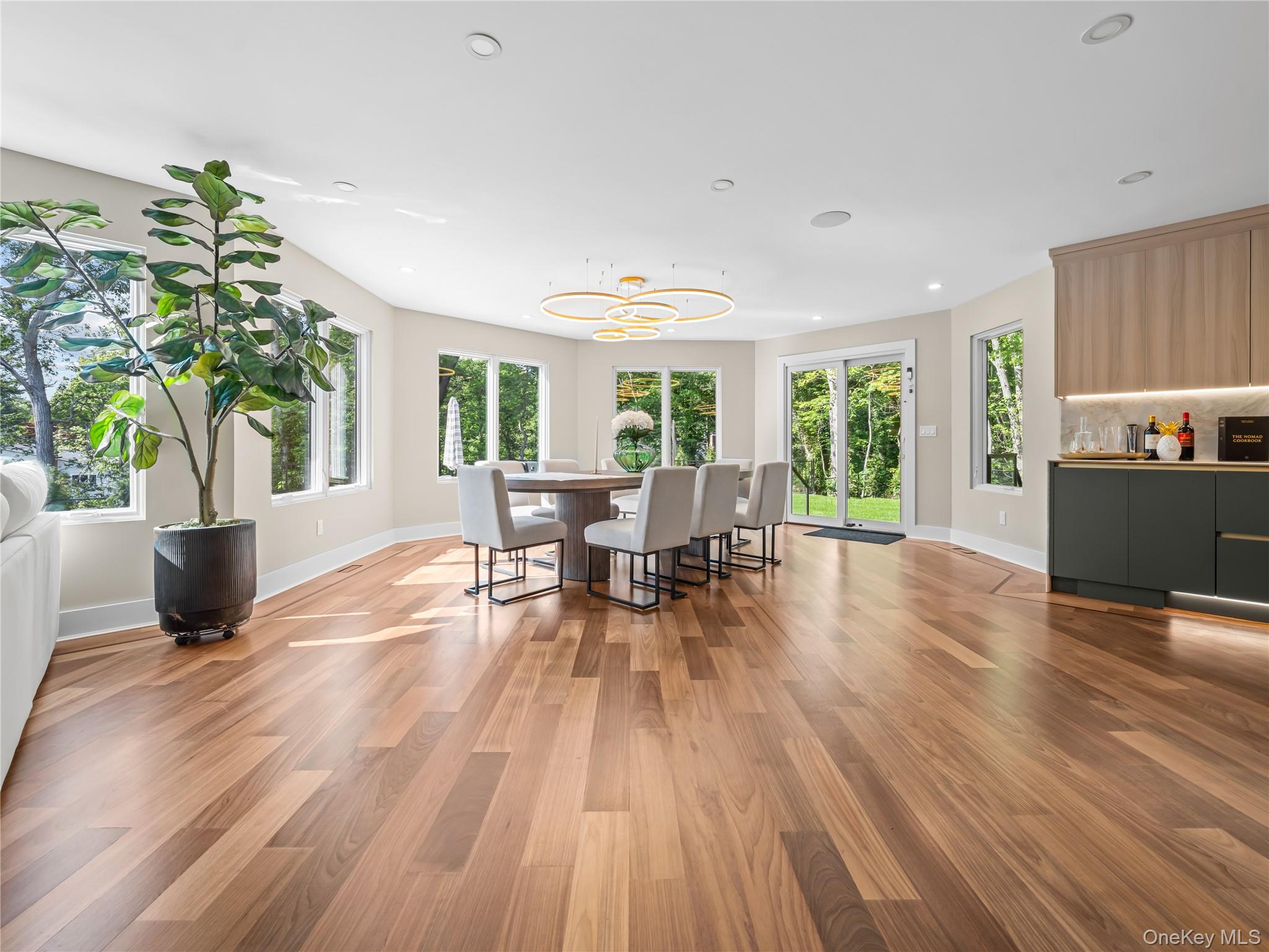 5 N Hills Road East Norwich East Norwich NY 11732