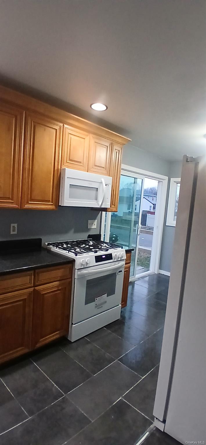 49 Noble Street North Babylon, NY 11703