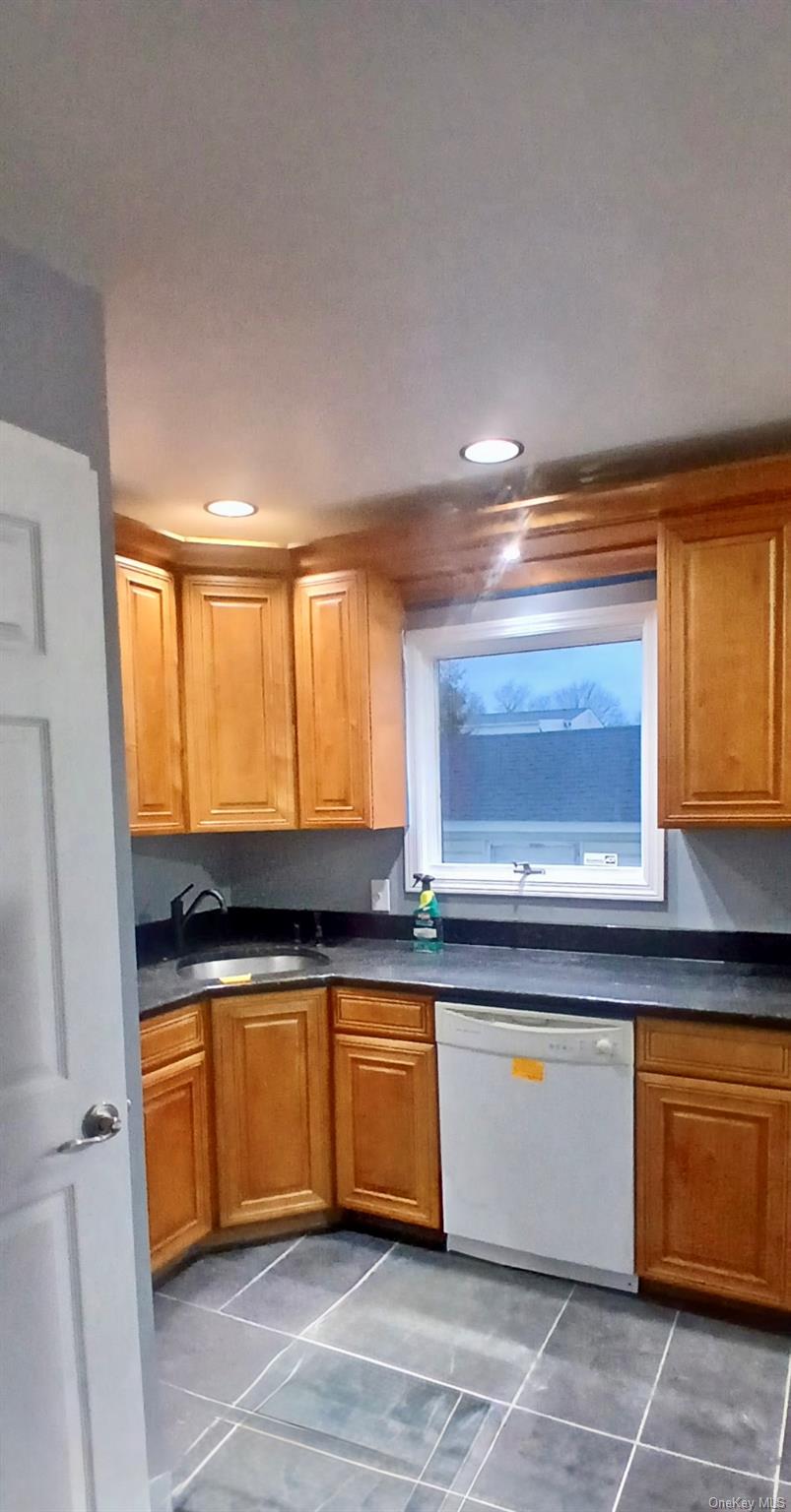 49 Noble Street North Babylon, NY 11703