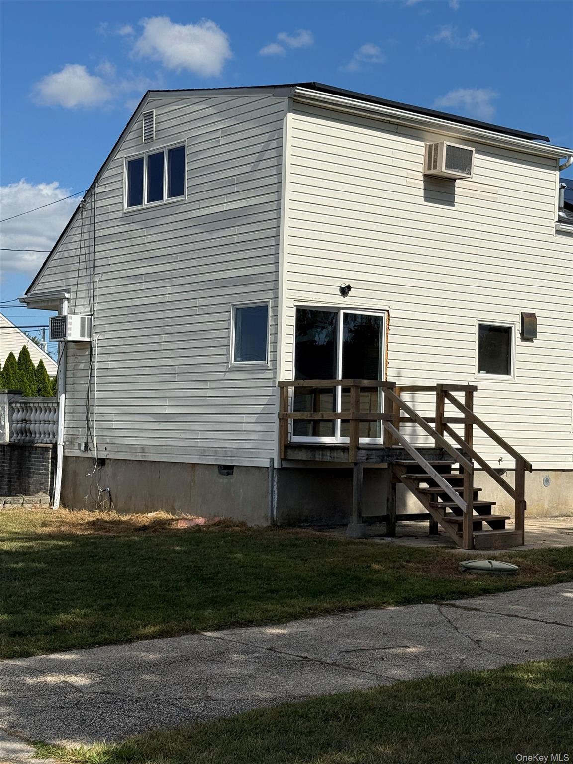 49 Noble Street North Babylon, NY 11703