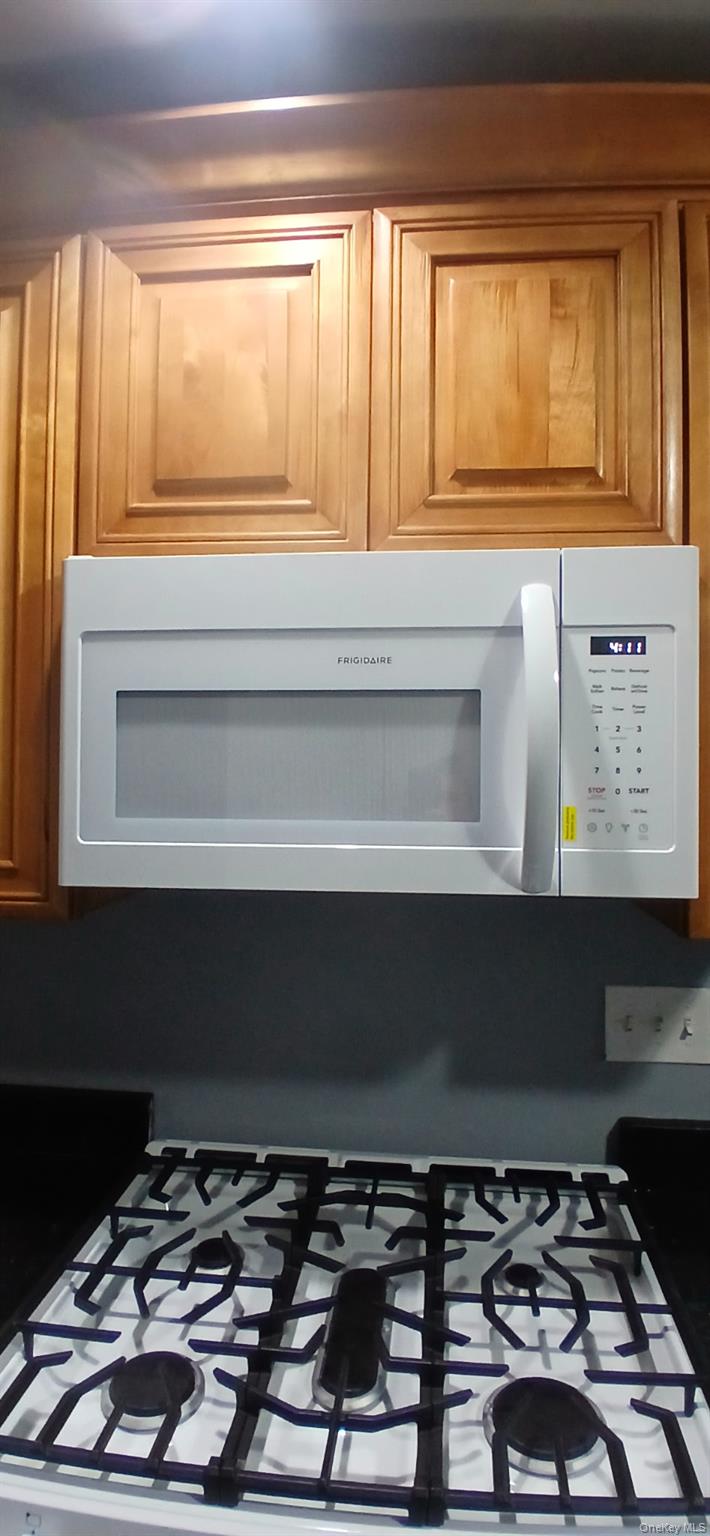 49 Noble Street North Babylon, NY 11703