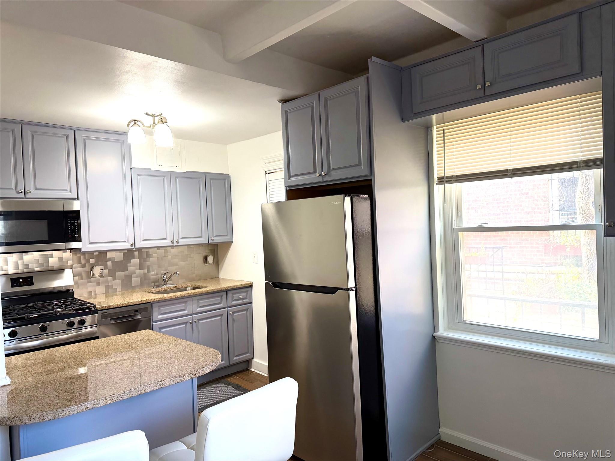 147-53 Grand Central Parkway 1 Briarwood Briarwood, NY 11435