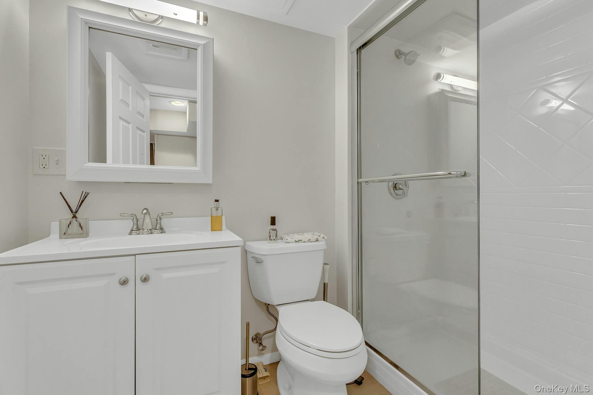 17 Lovell Road Hampton Bays Hampton Bays, NY 11946