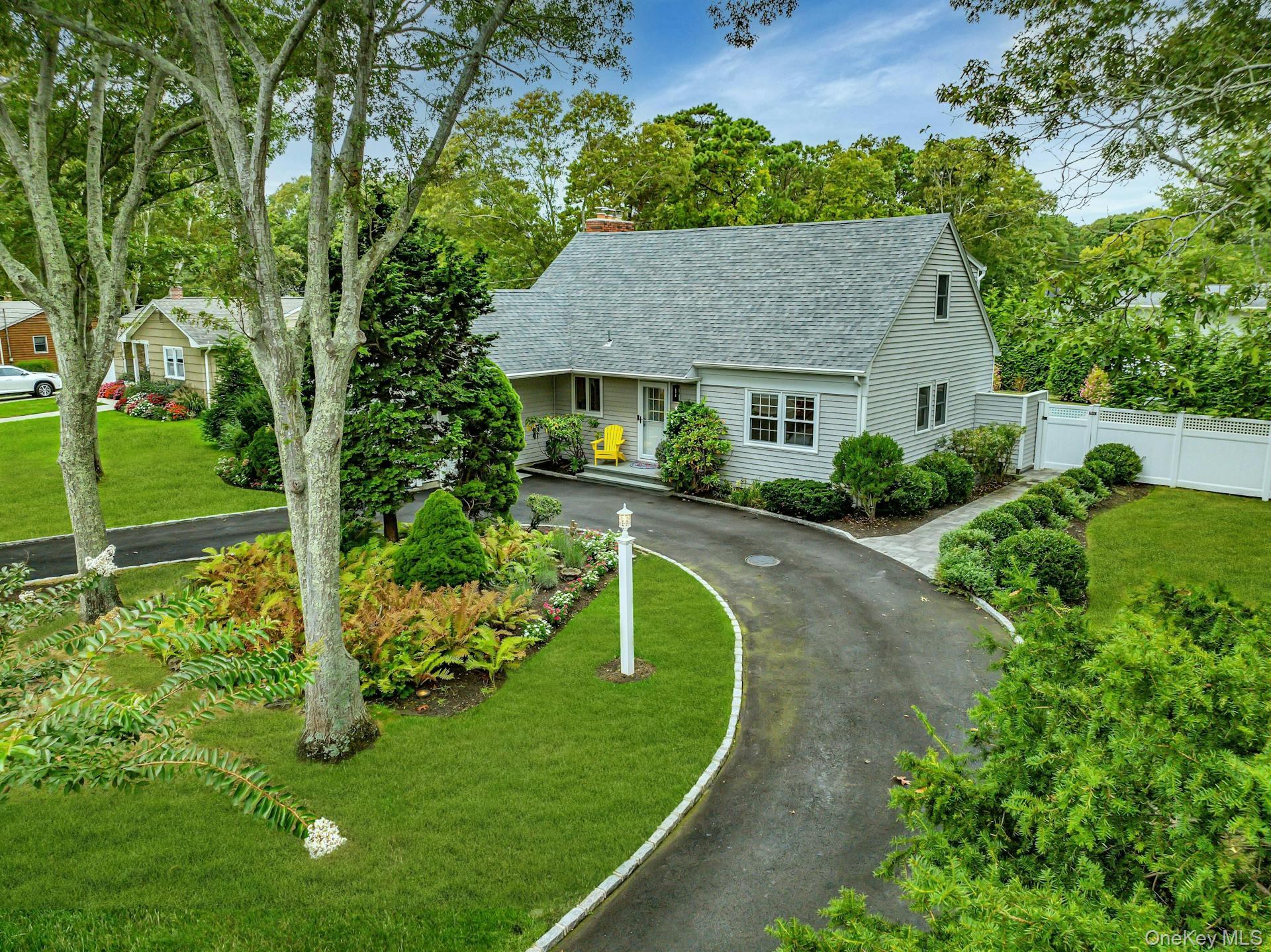 17 Lovell Road Hampton Bays Hampton Bays, NY 11946