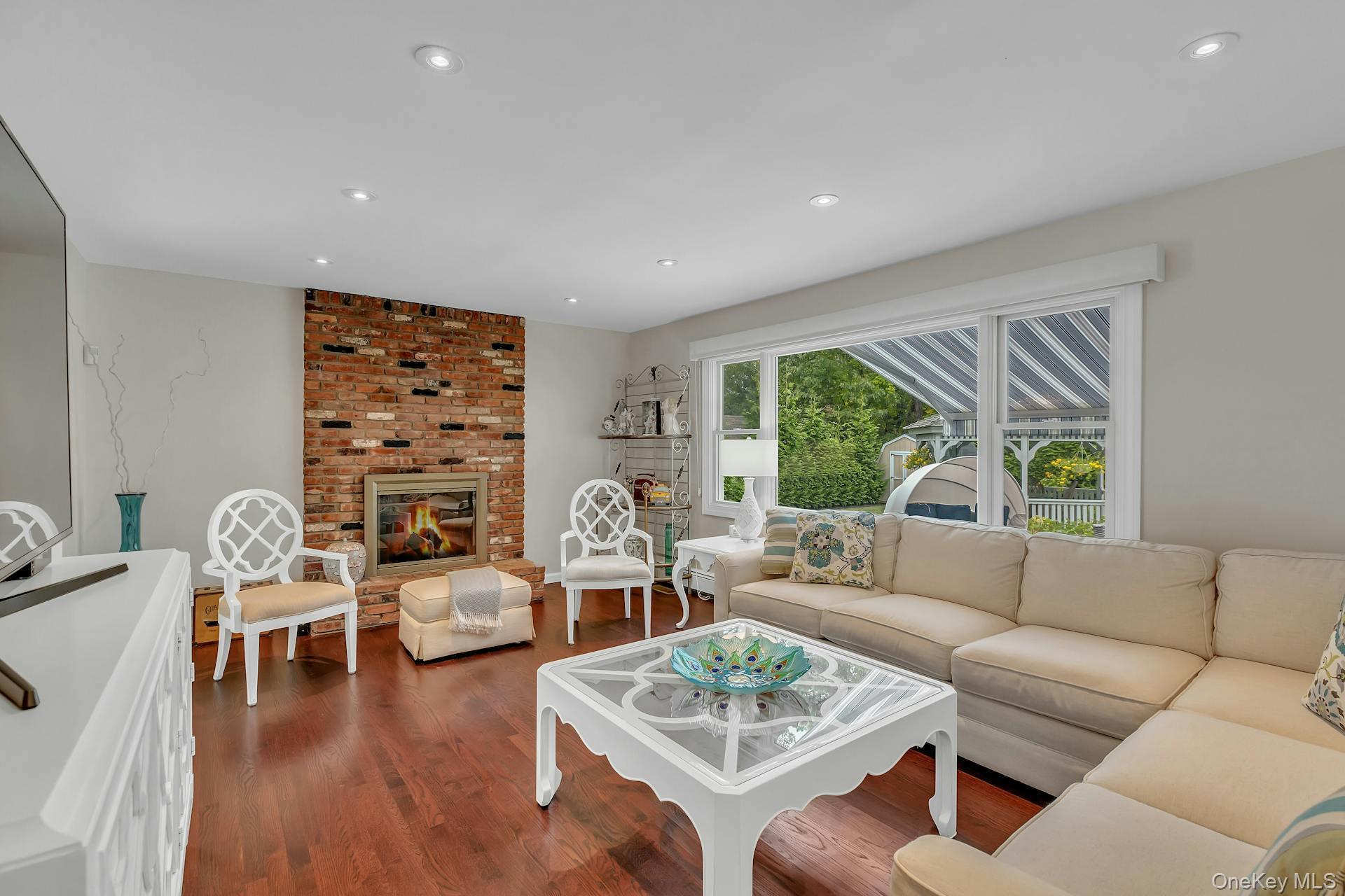 17 Lovell Road Hampton Bays Hampton Bays, NY 11946