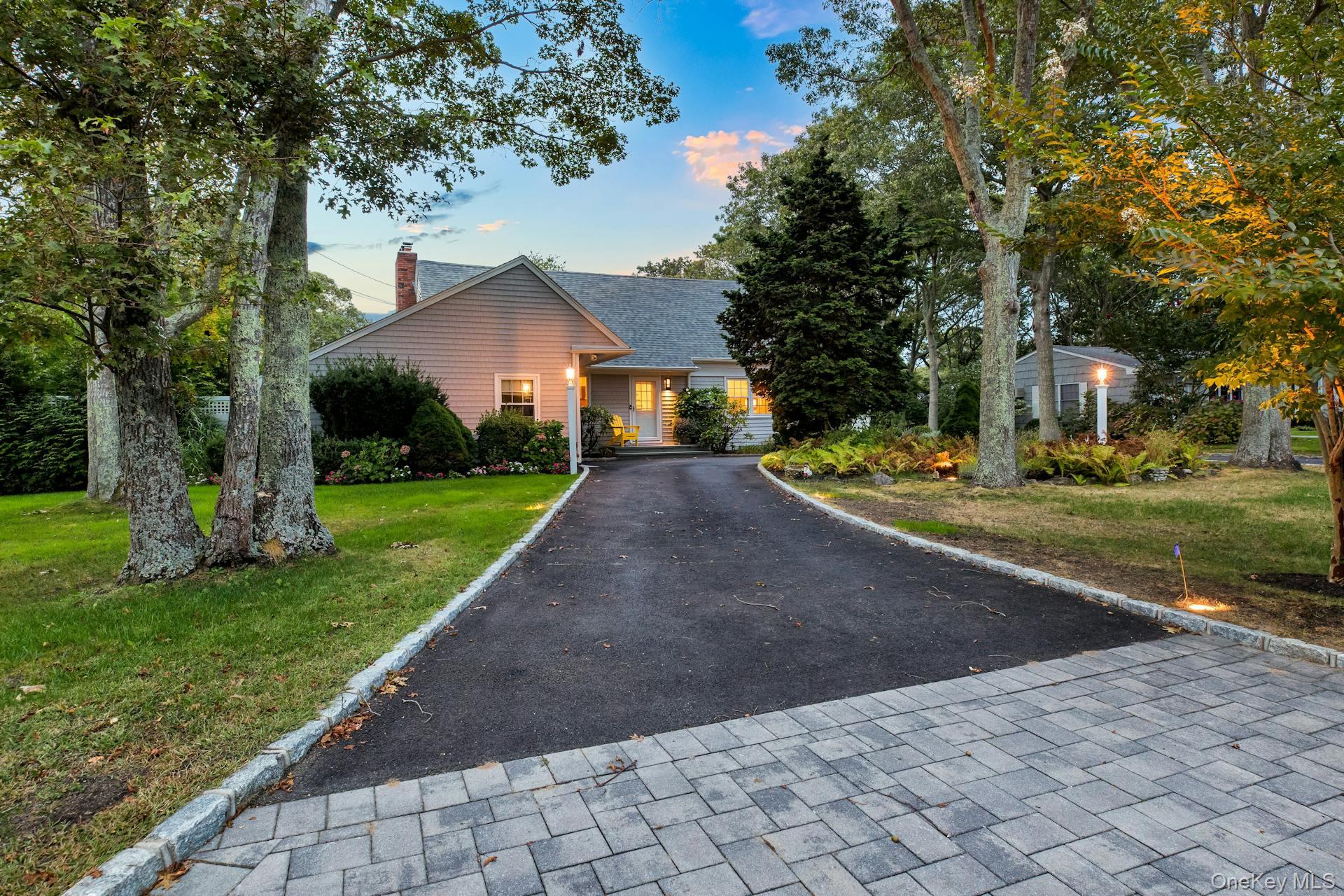 17 Lovell Road Hampton Bays Hampton Bays, NY 11946