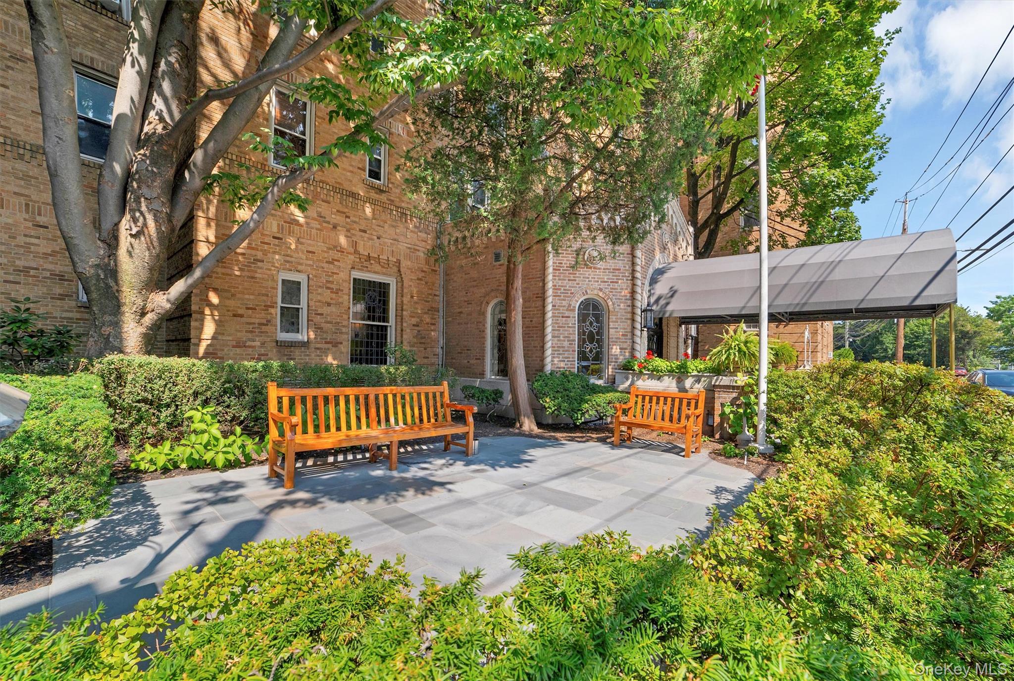 219 Bronx River Road 5-A Yonkers Yonkers, NY 10704