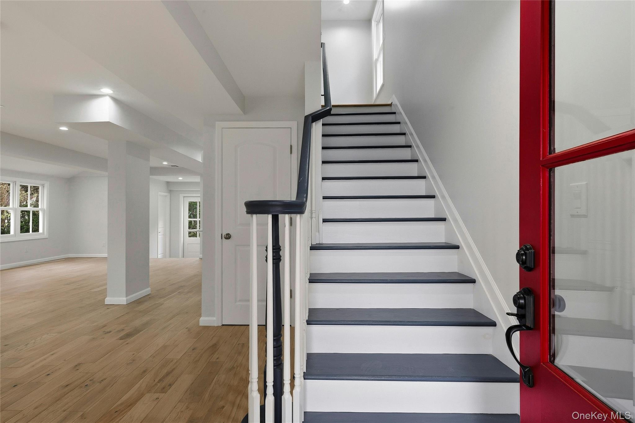 17 Tatterson Street Roslyn Roslyn, NY 11576