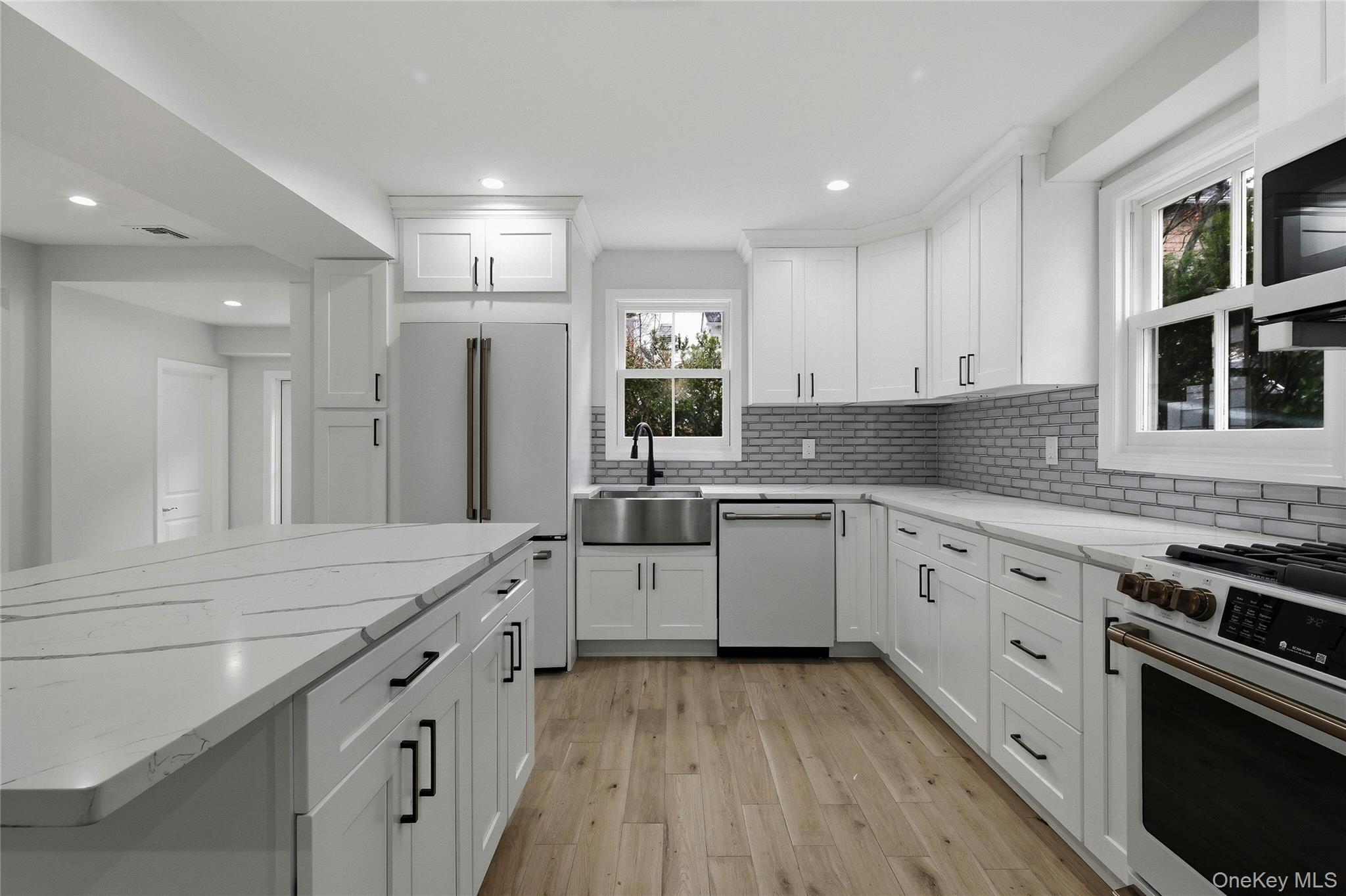 17 Tatterson Street Roslyn Roslyn, NY 11576