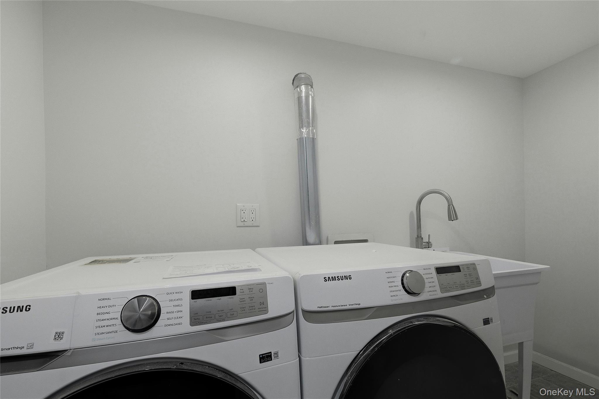 17 Tatterson Street Roslyn Roslyn, NY 11576