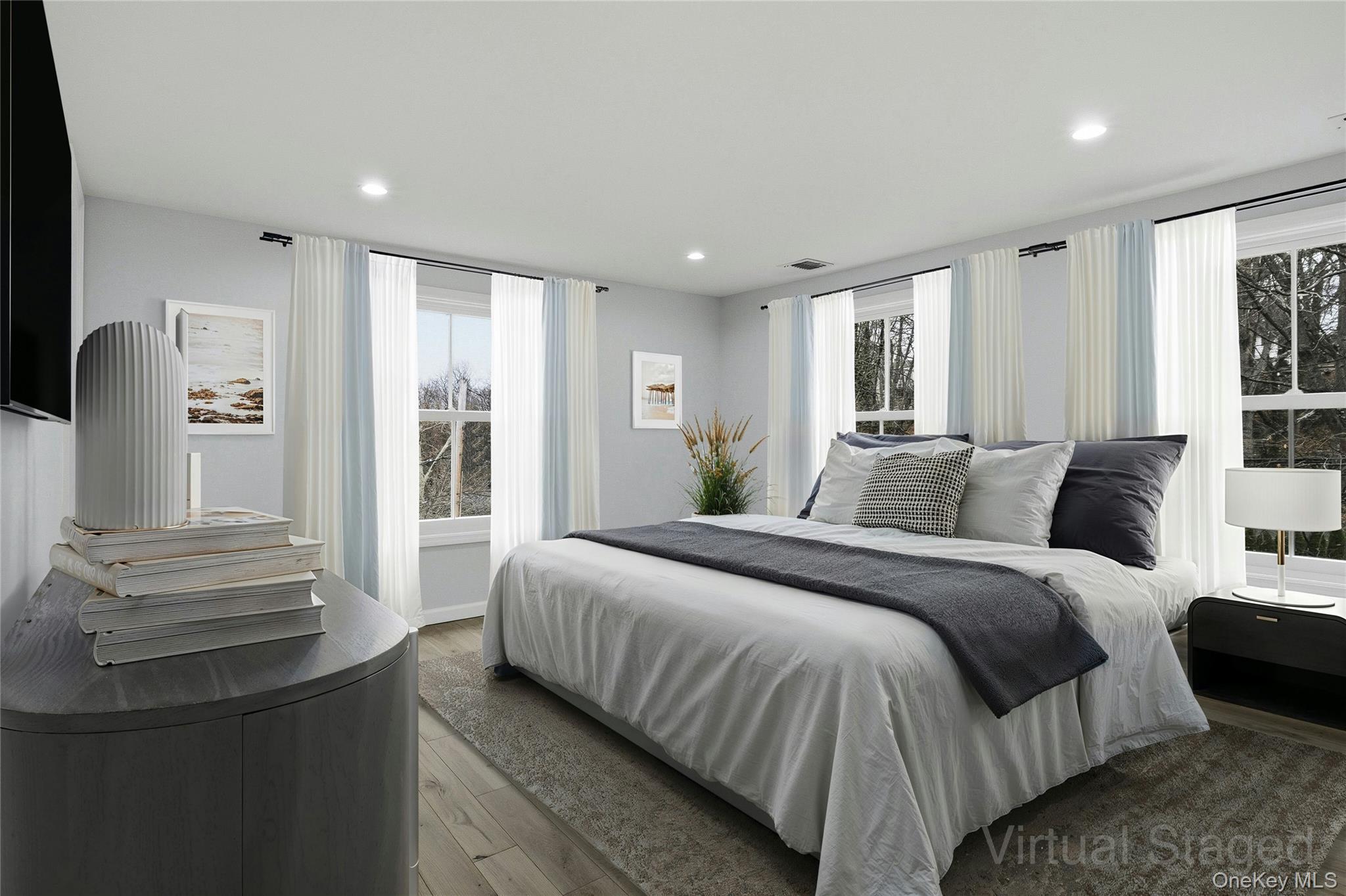 17 Tatterson Street Roslyn Roslyn, NY 11576