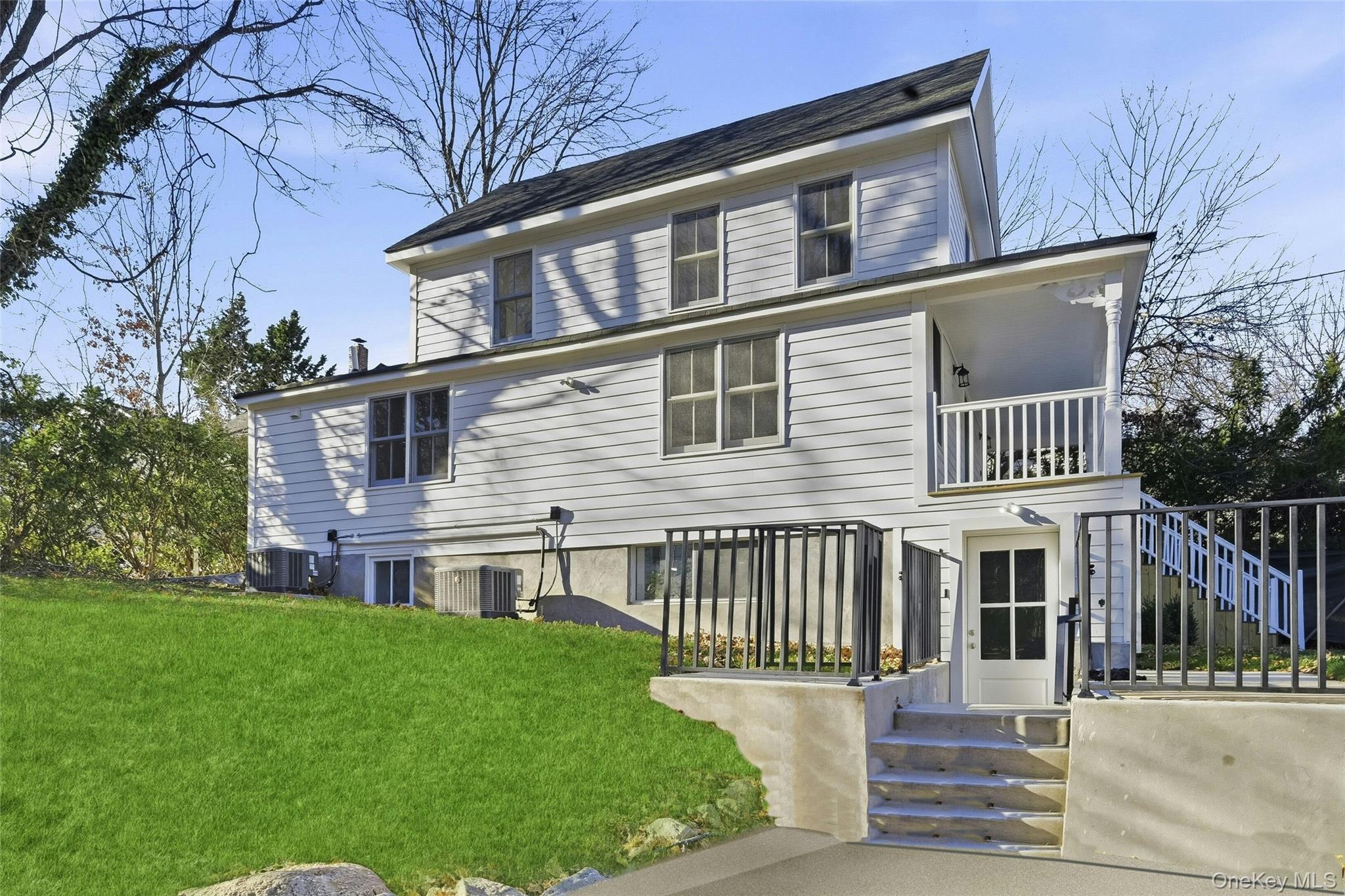 17 Tatterson Street Roslyn Roslyn, NY 11576