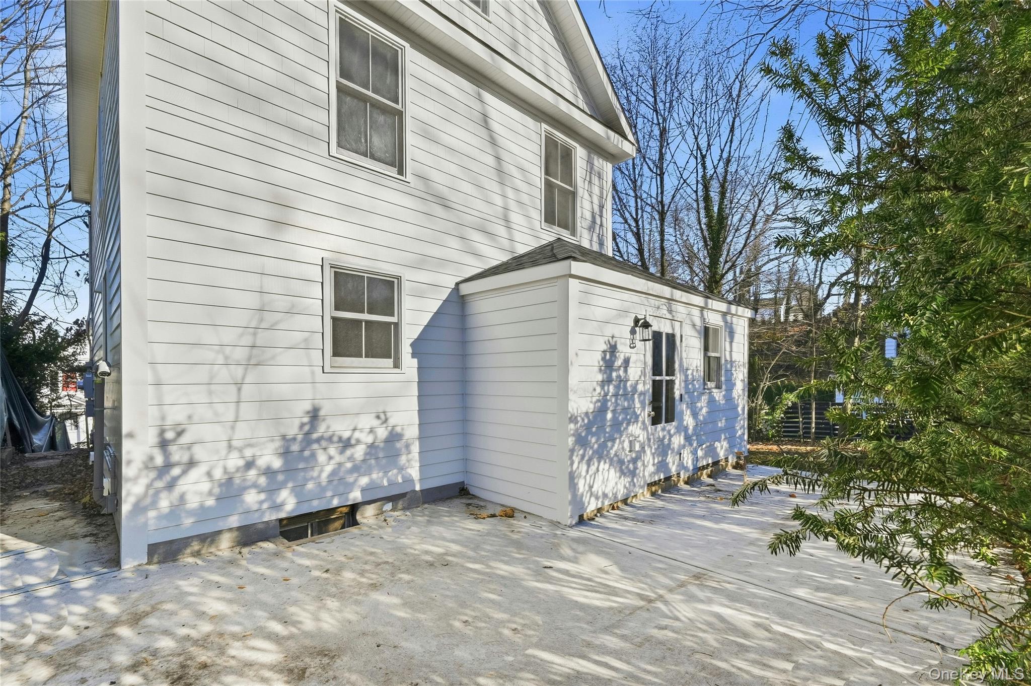 17 Tatterson Street Roslyn Roslyn, NY 11576