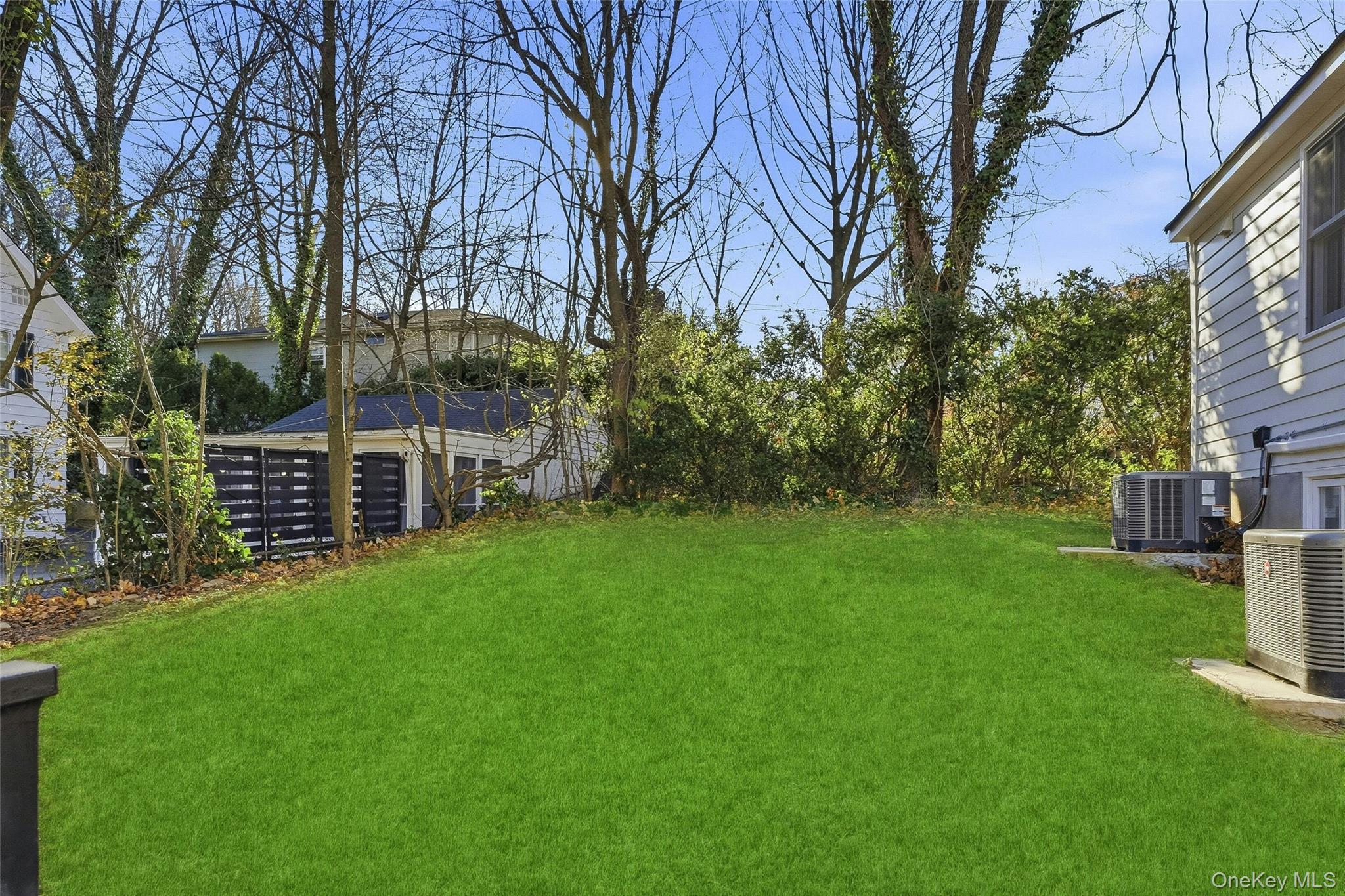 17 Tatterson Street Roslyn Roslyn, NY 11576