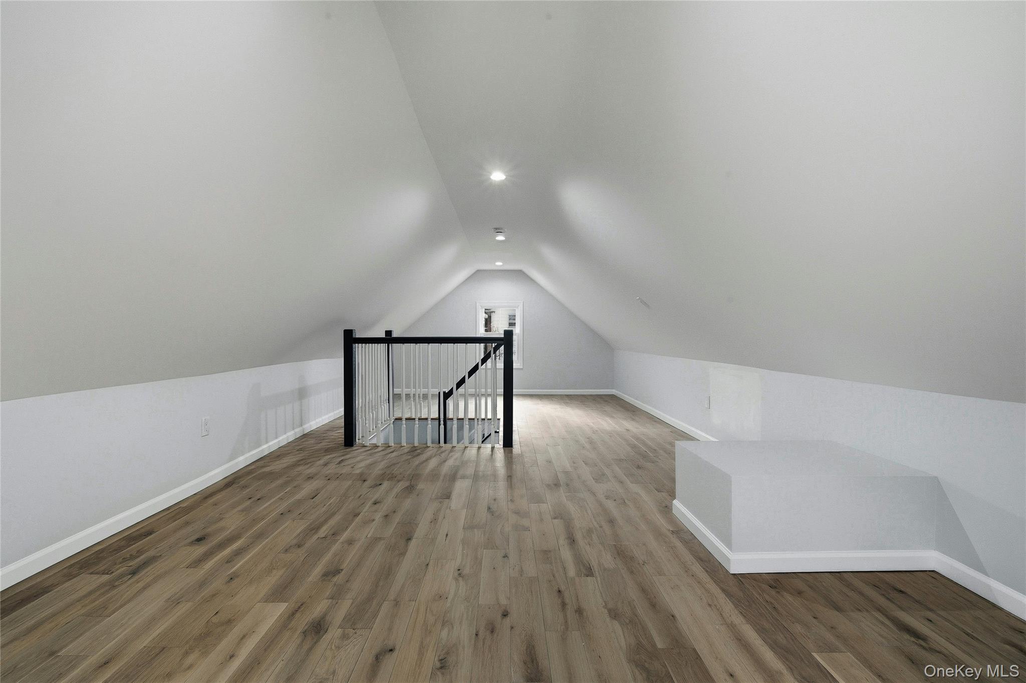 17 Tatterson Street Roslyn Roslyn, NY 11576