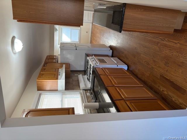 3 Hudson Street W East Rockaway, NY 11518