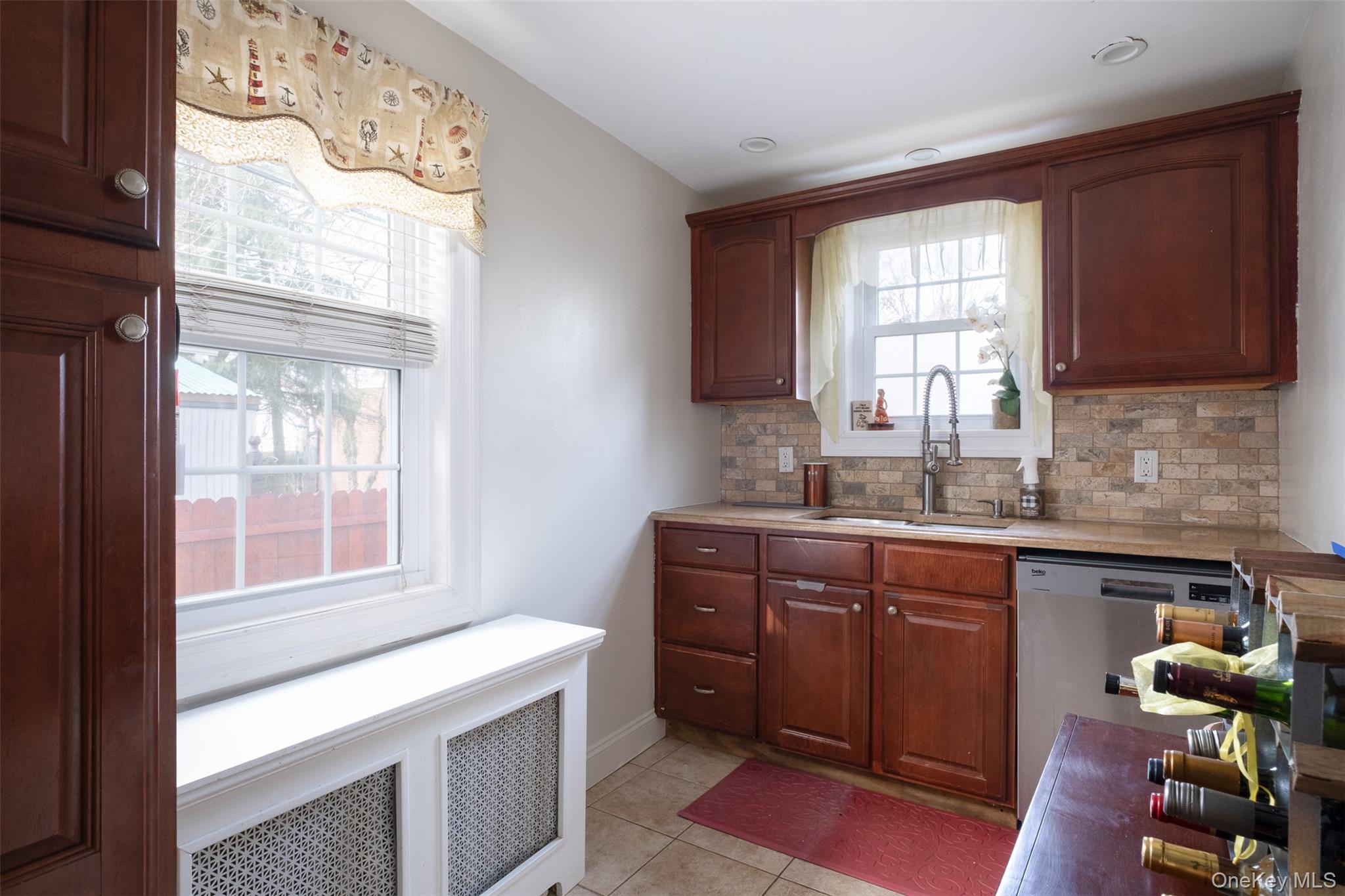 469 Minnieford Avenue Bronx, NY 10464