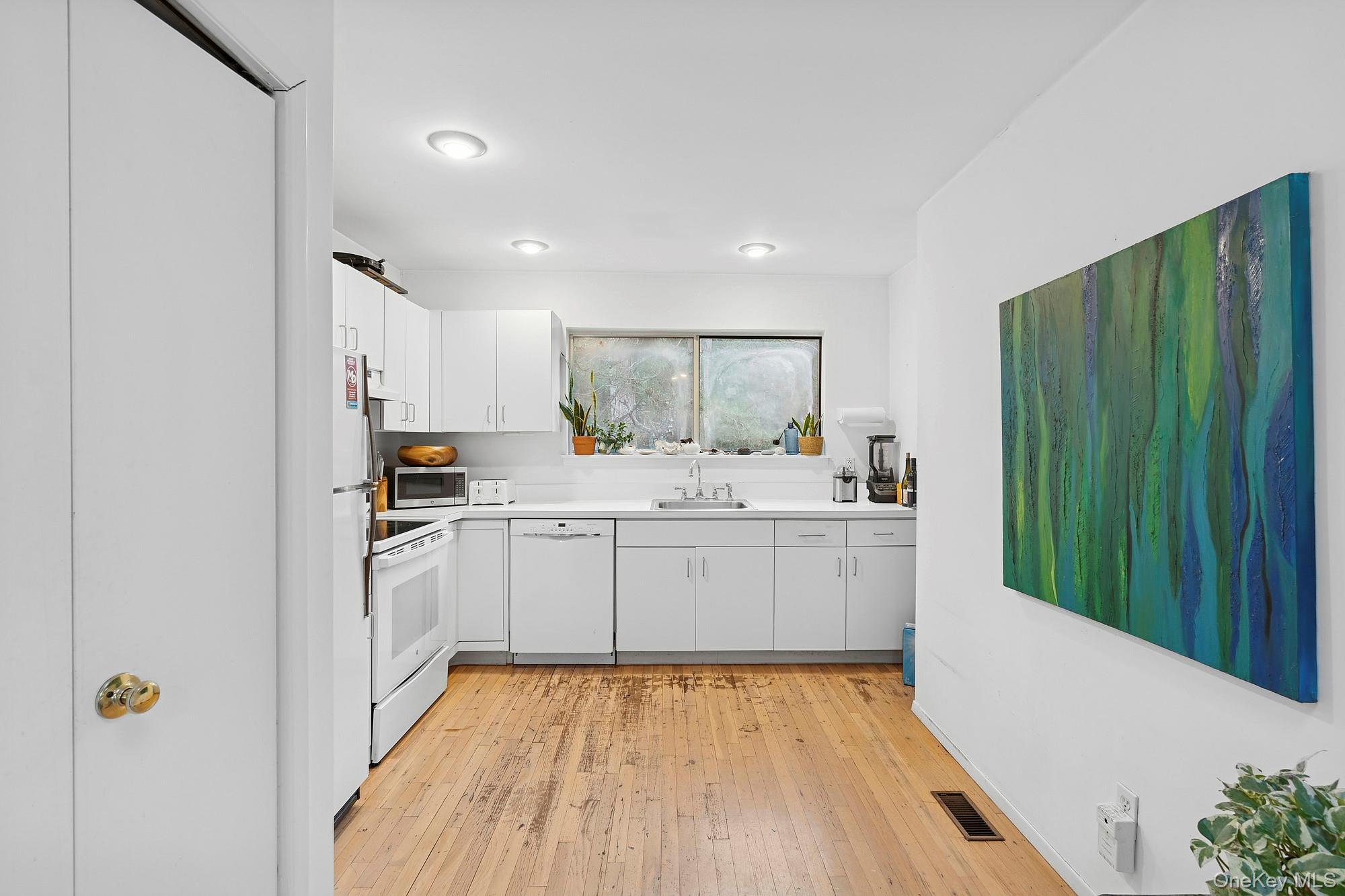 54 Fox Hunt Amagansett Amagansett, NY 11930