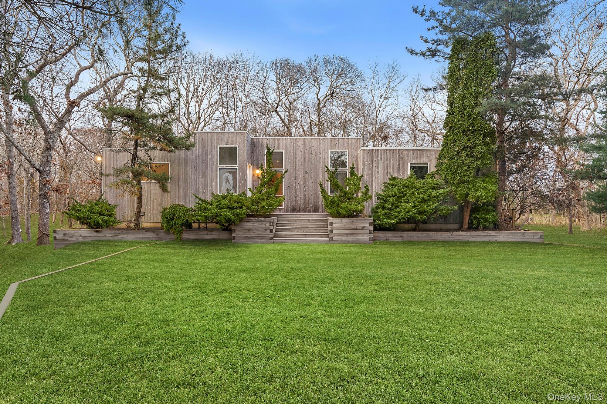 54 Fox Hunt Amagansett Amagansett, NY 11930