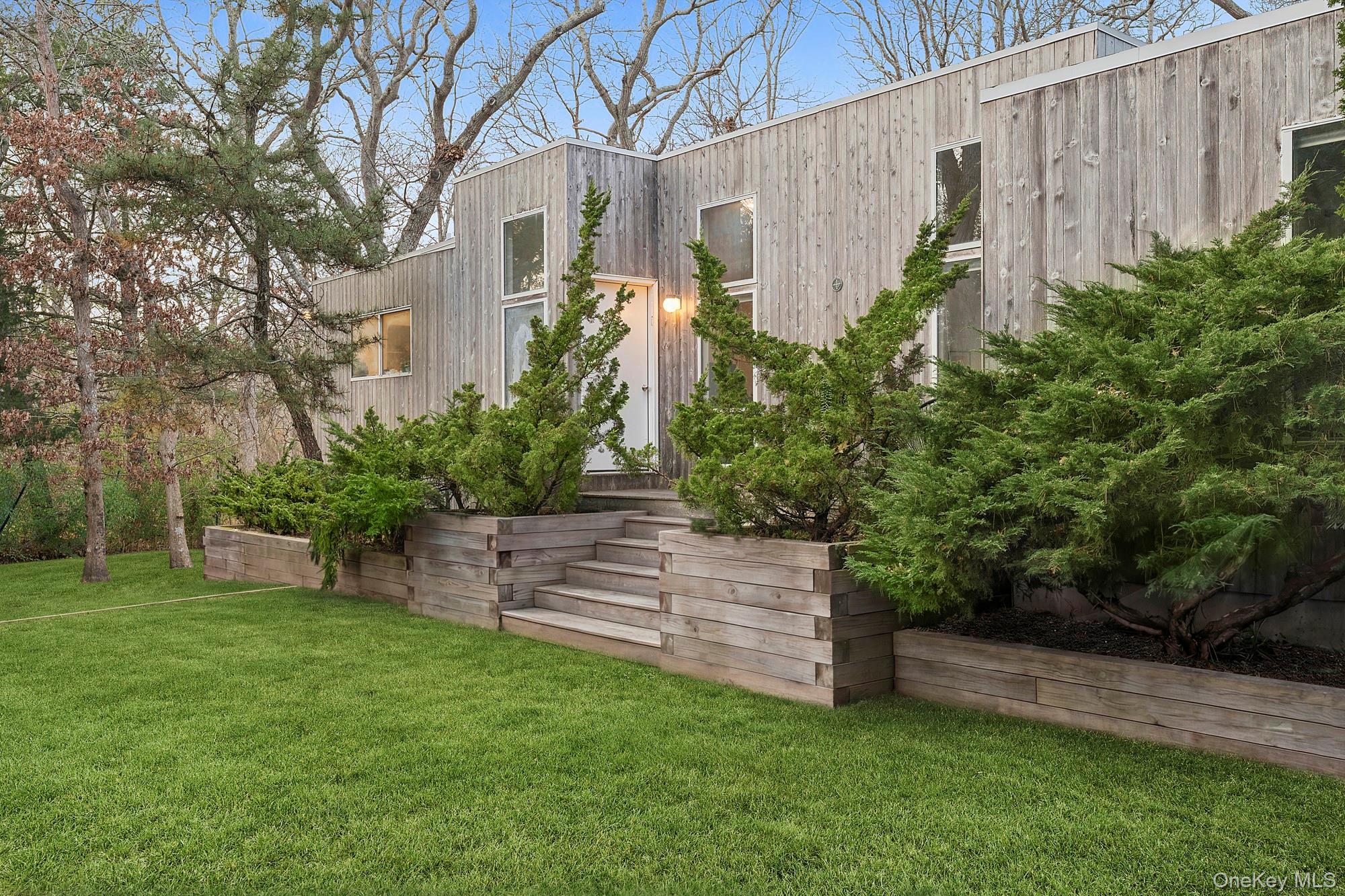 54 Fox Hunt Amagansett Amagansett, NY 11930