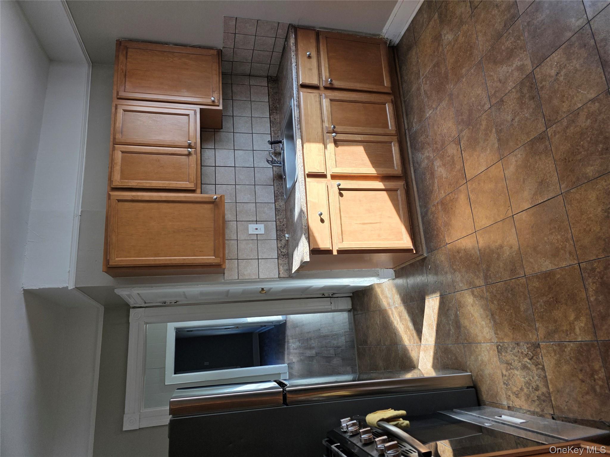 18 Davis Street Out of NYC Poughkeepsie, NY 12601