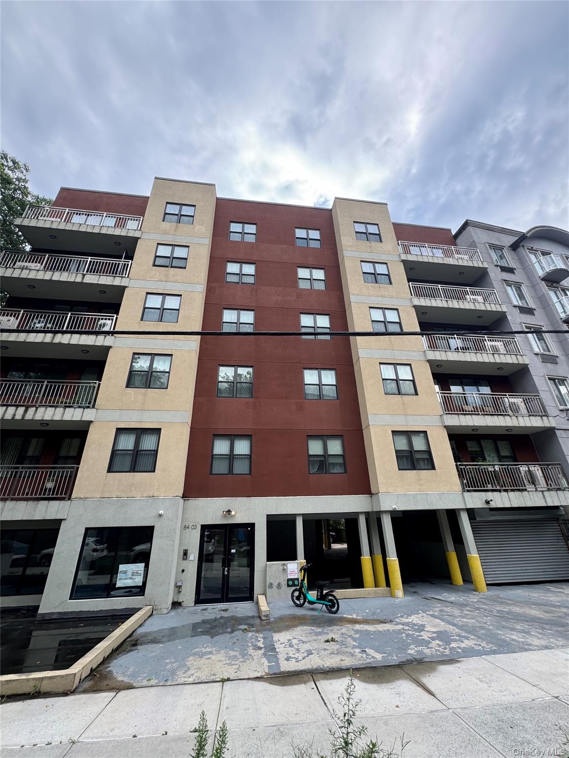 8403 Lander 2-C Briarwood Briarwood, NY 11435