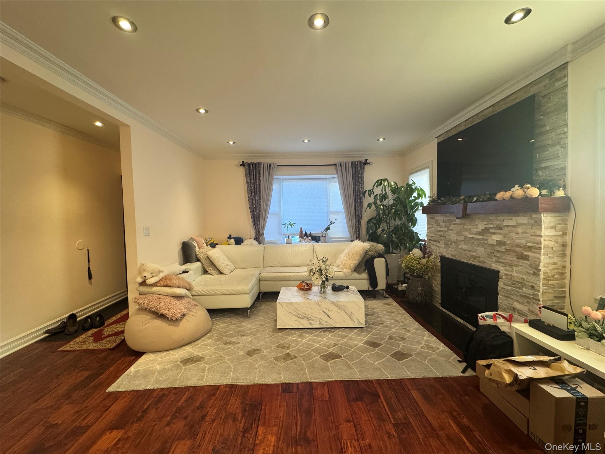 4020 249th Street Little Neck Little Neck, NY 11363