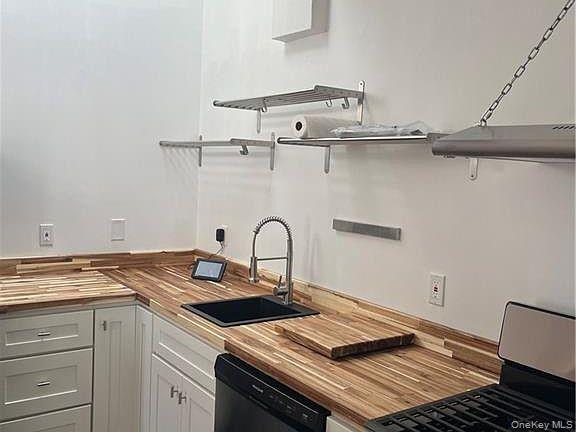 1418 Outlook Avenue 3 Bronx, NY 10465