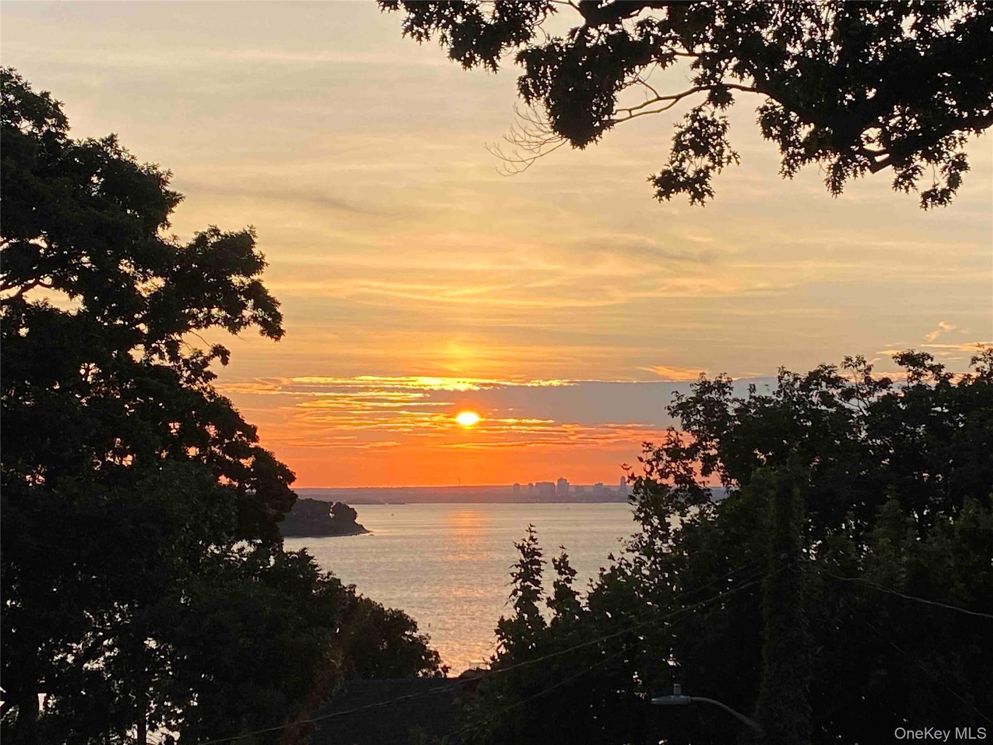 161 15th Avenue Sea Cliff Sea Cliff, NY 11579