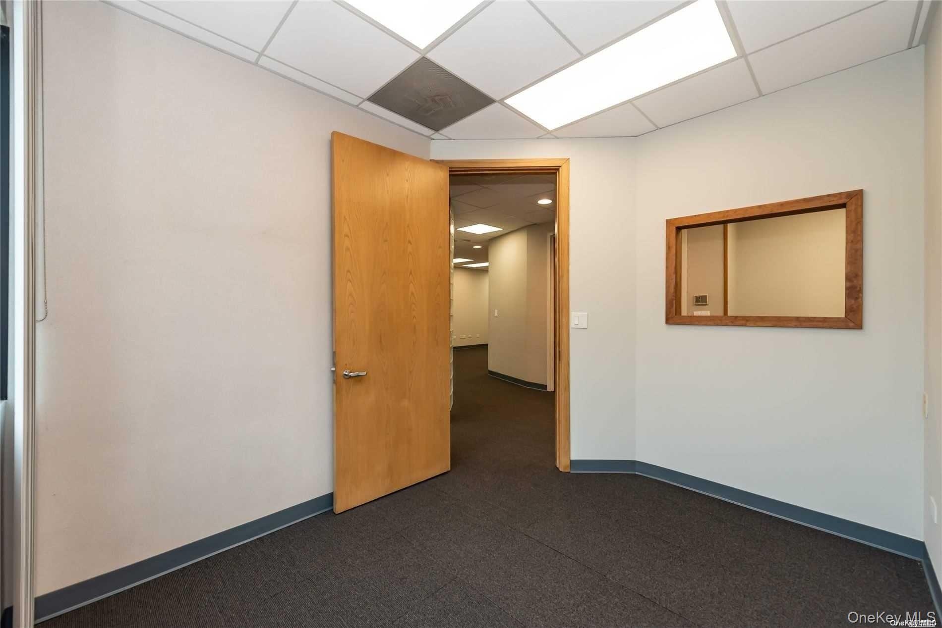 144 Woodbury Road UPPER Woodbury Woodbury, NY 11797