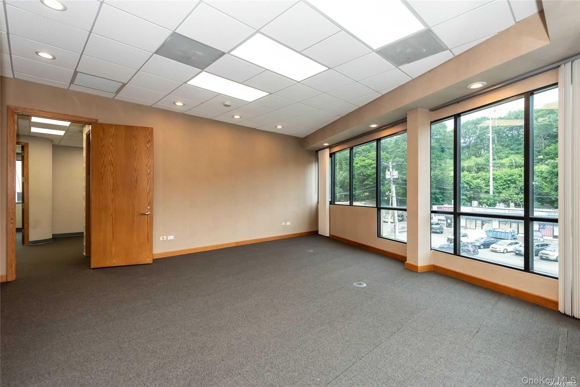 144 Woodbury Road UPPER Woodbury Woodbury, NY 11797