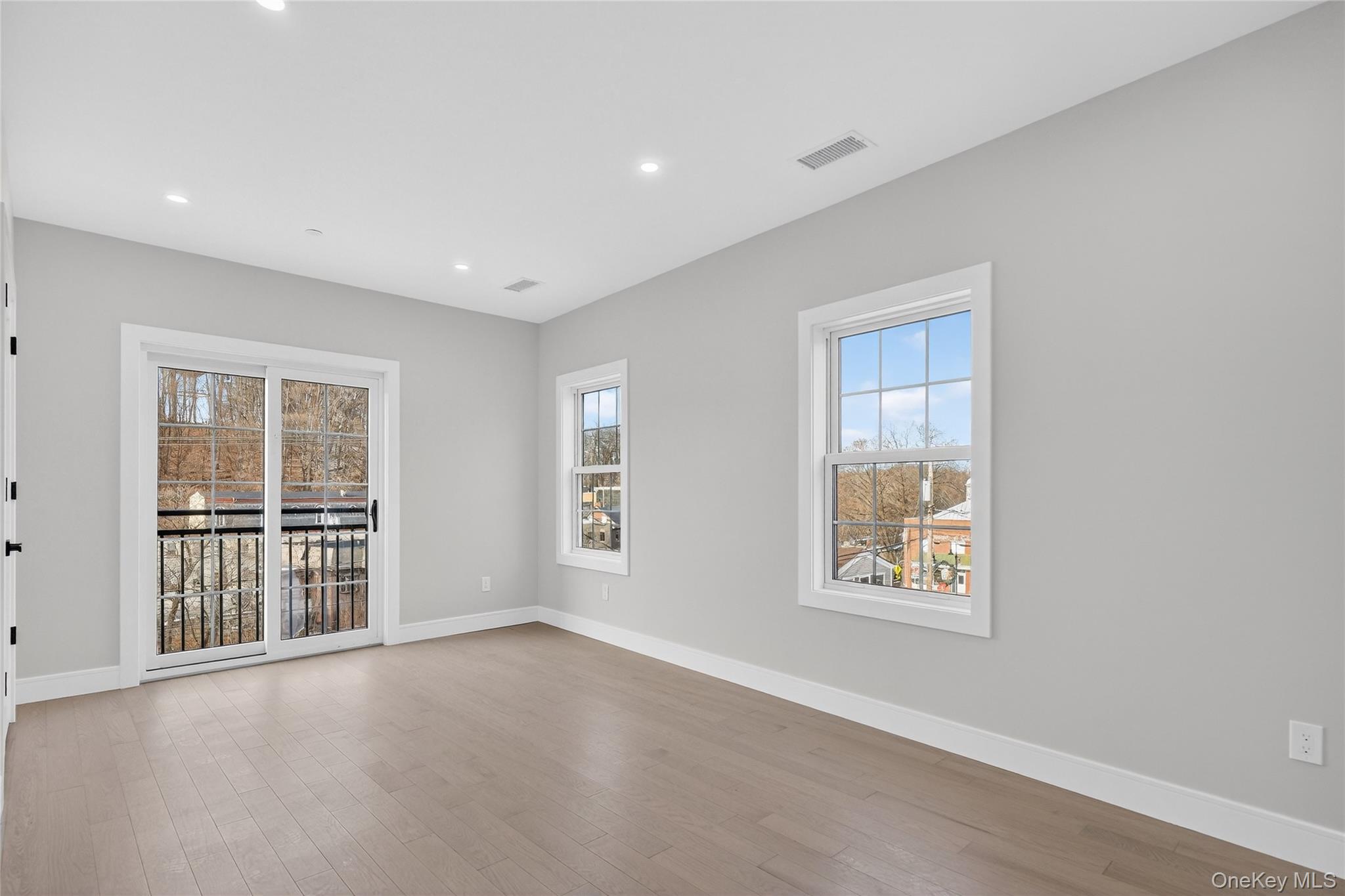 10 Market H Out of NYC Wappingers Falls, NY 12590