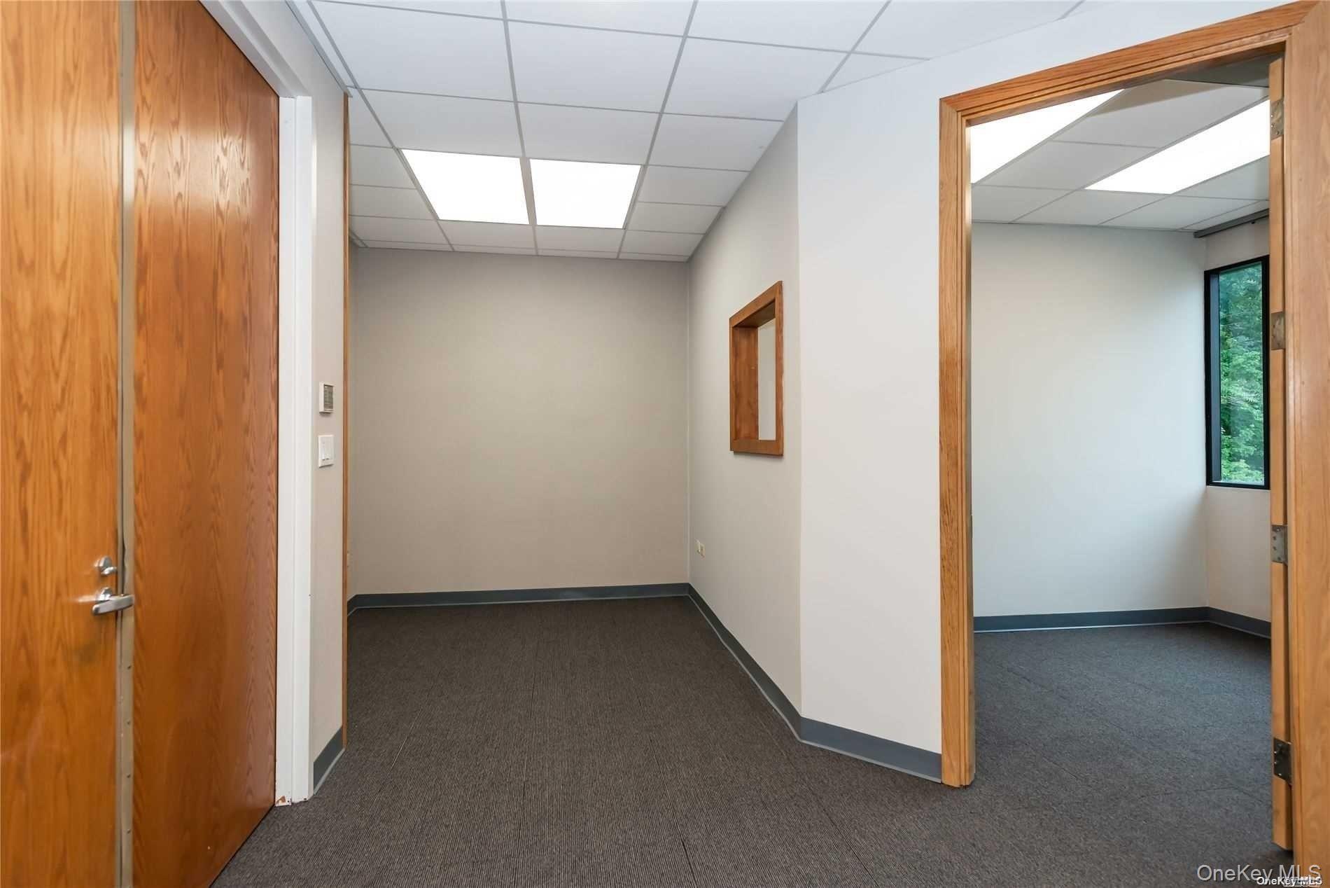 144 Woodbury Road UPPER Woodbury Woodbury, NY 11797