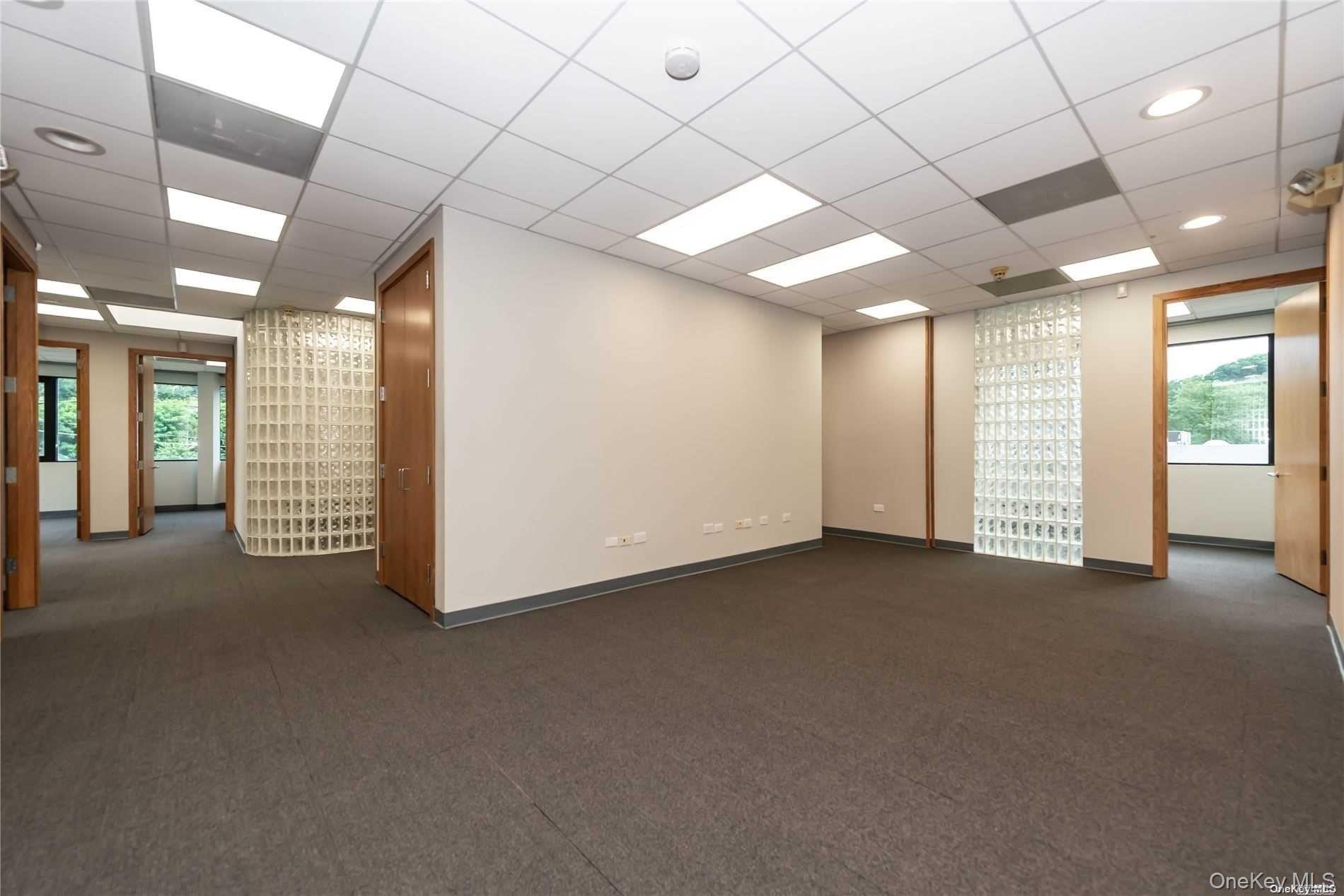 144 Woodbury Road UPPER Woodbury Woodbury, NY 11797